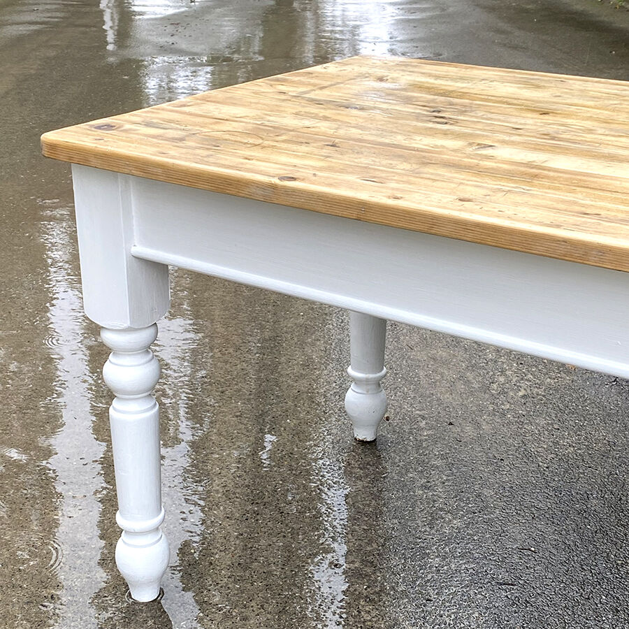 Table wood turned feet