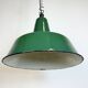 Grande Lampe à Suspension Industrielle en Émail Vert, 1960s