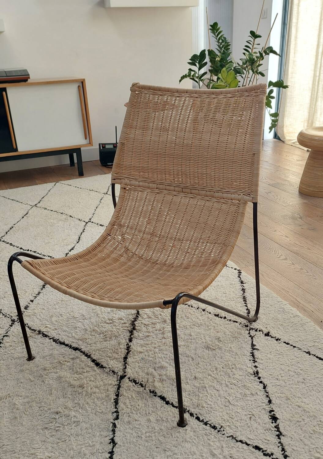 Wicker lounge chair