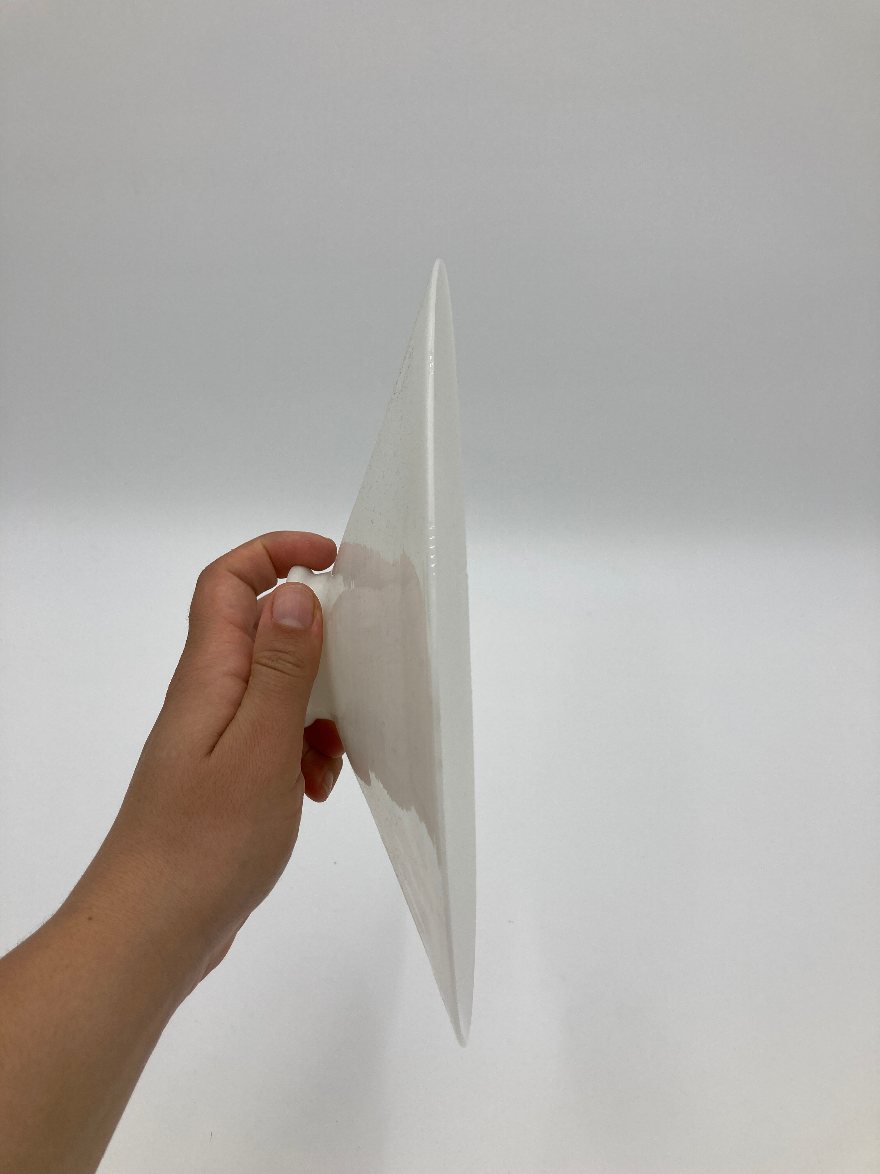 Suspension in opaline glass