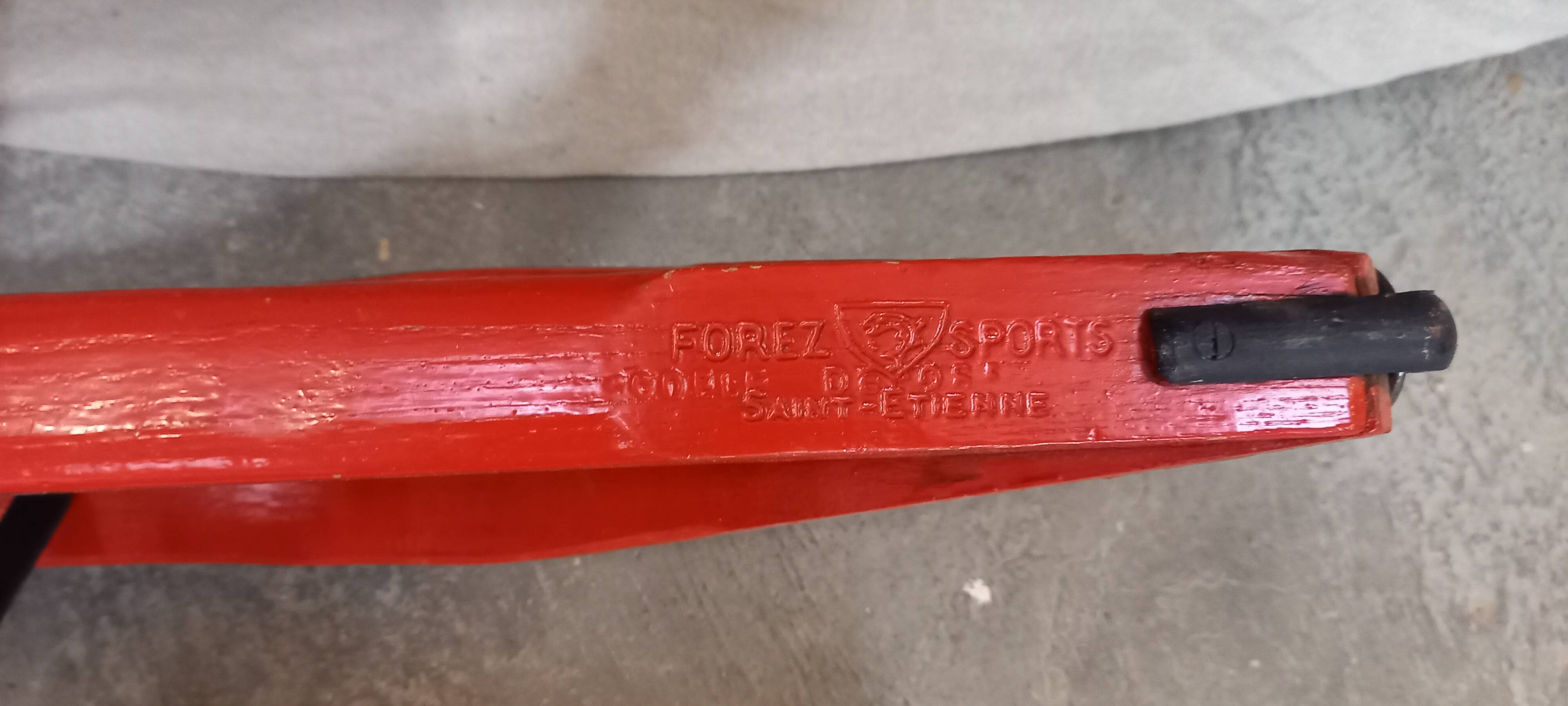 Vintage streamlined sled in excellent condition