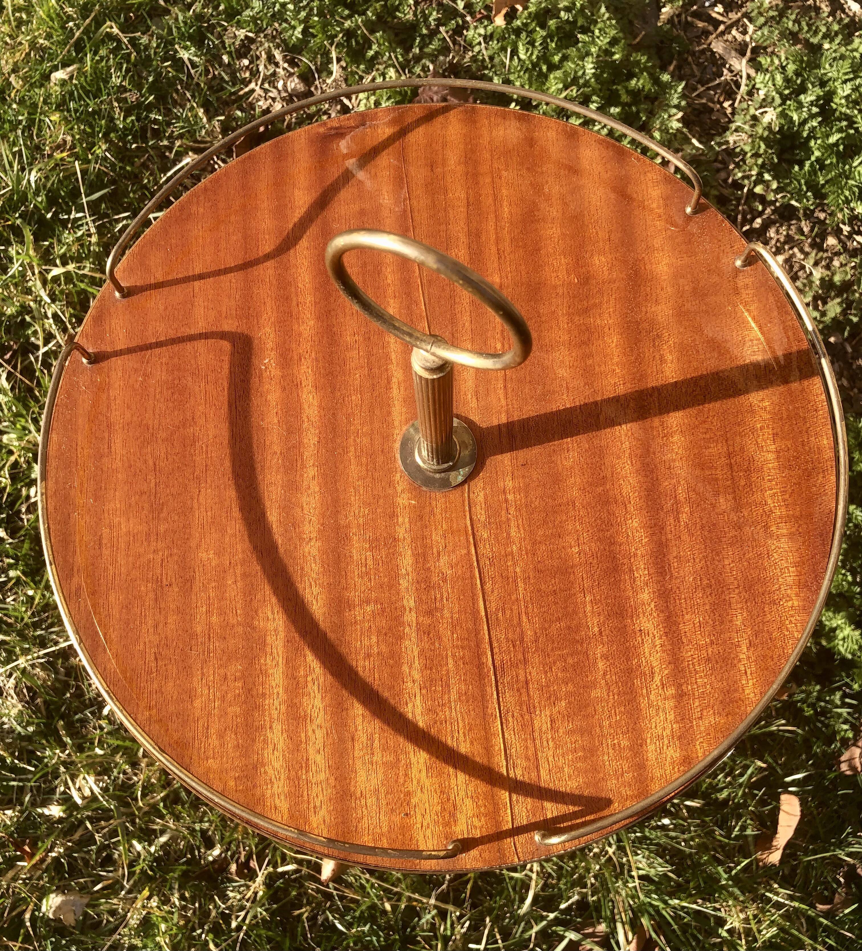 Pedestal table aperitif service