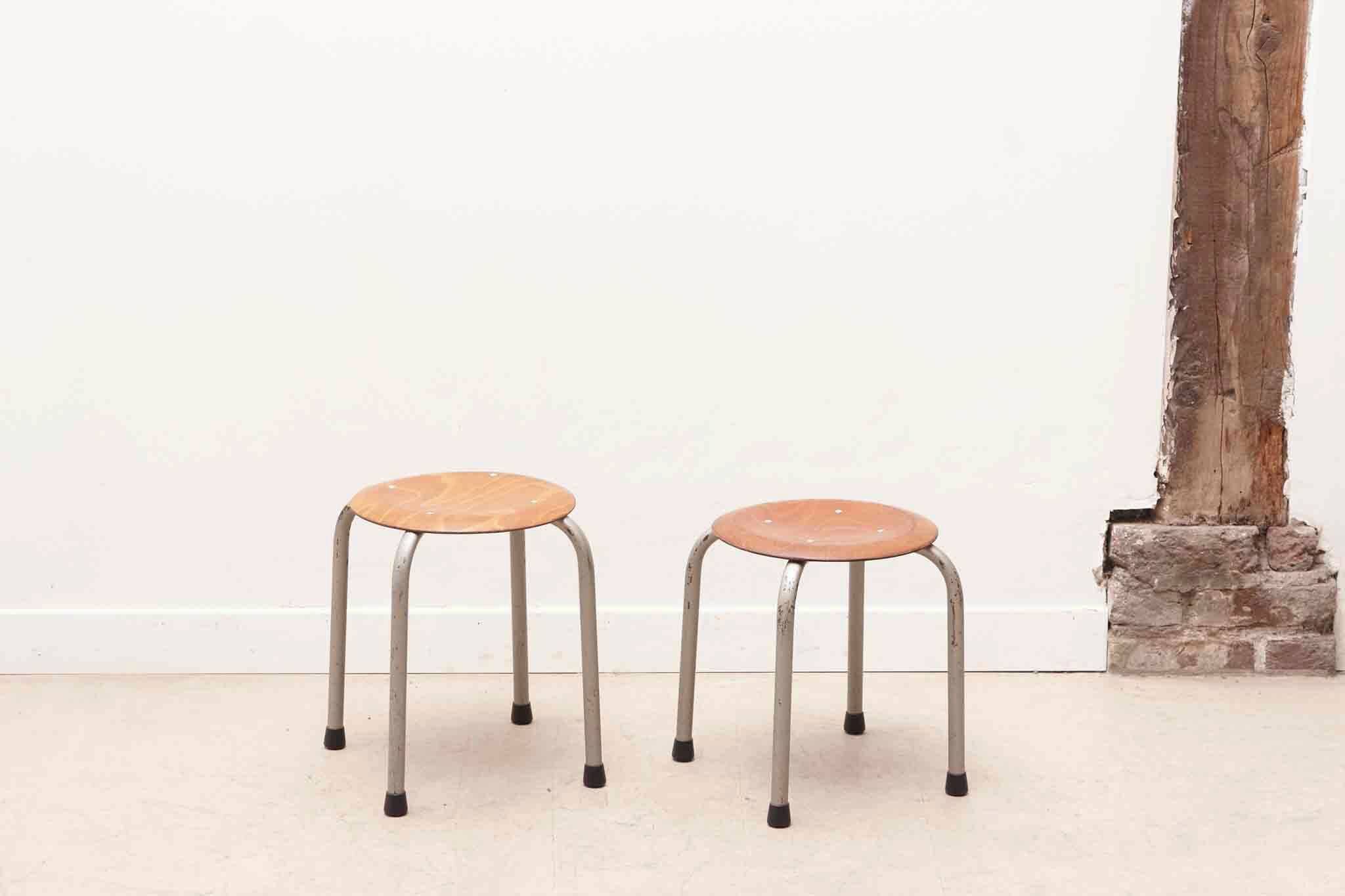 Tabouret vintage galette chêne et pieds gris