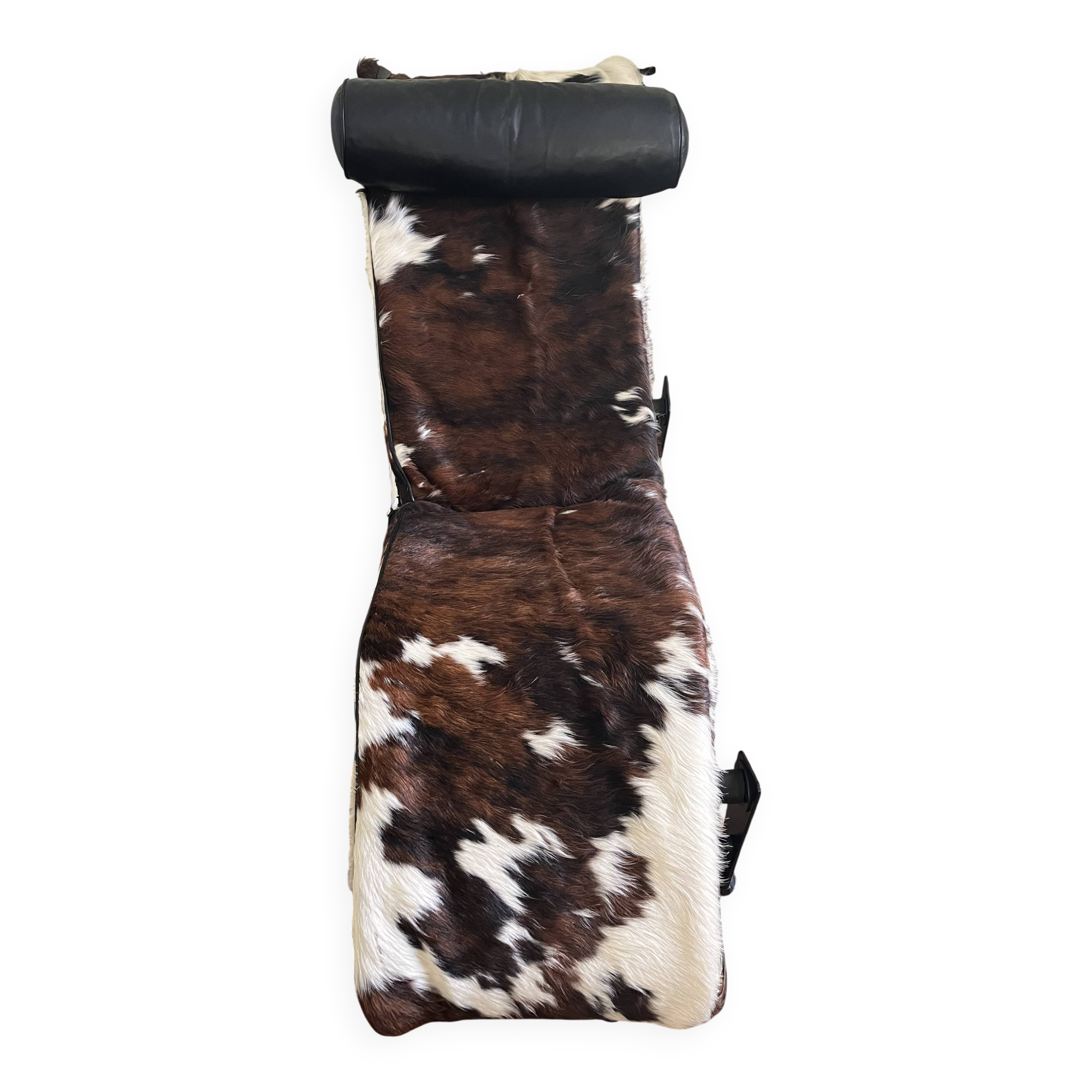 Leather chaise longue