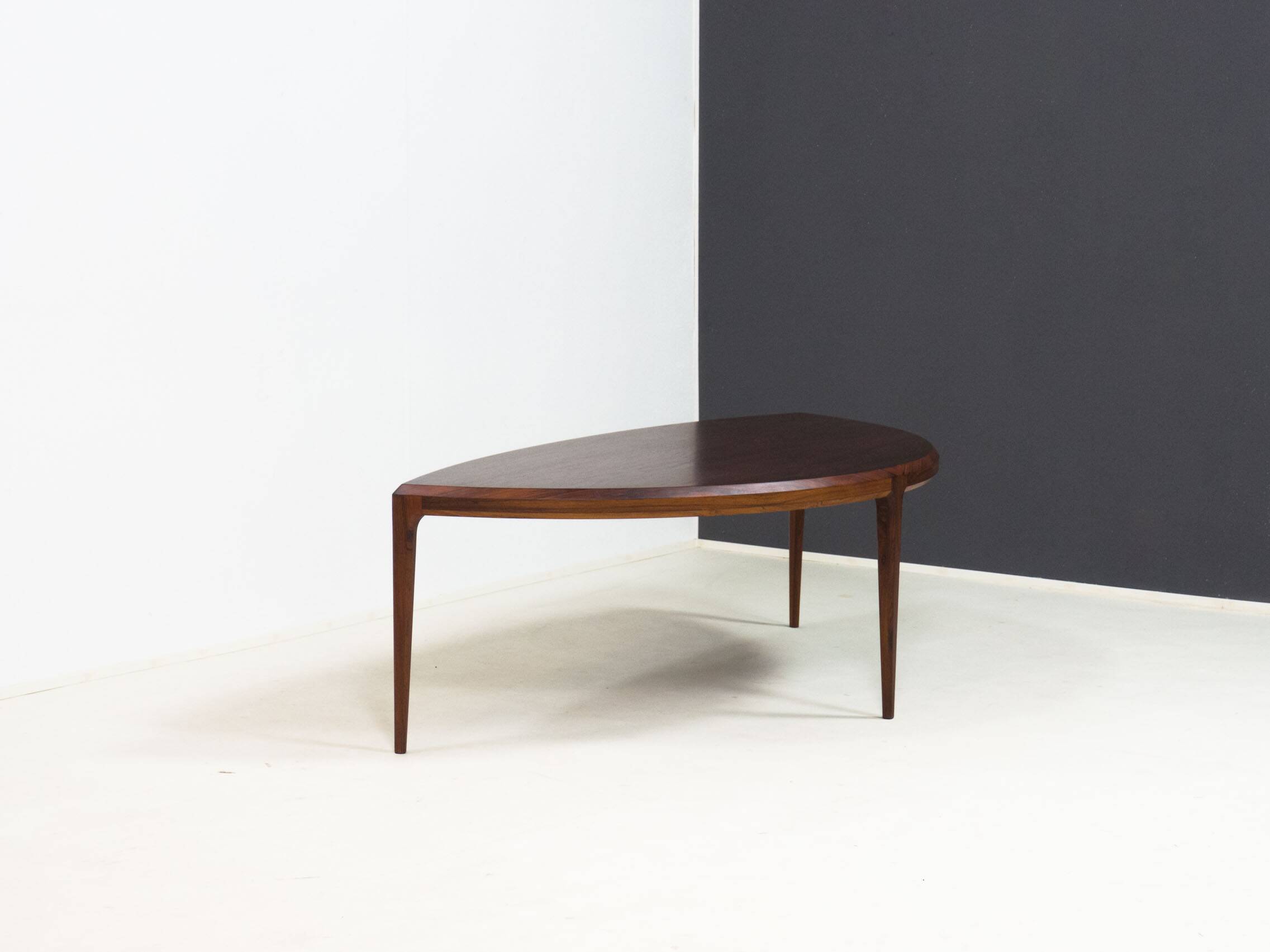 Table basse CF Christensen en palissandre par Johannes Andersen