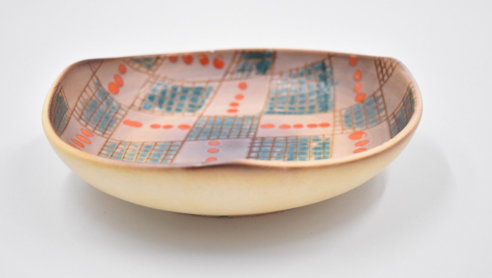 2 polylobe cups Hélène Ugo Vallauris