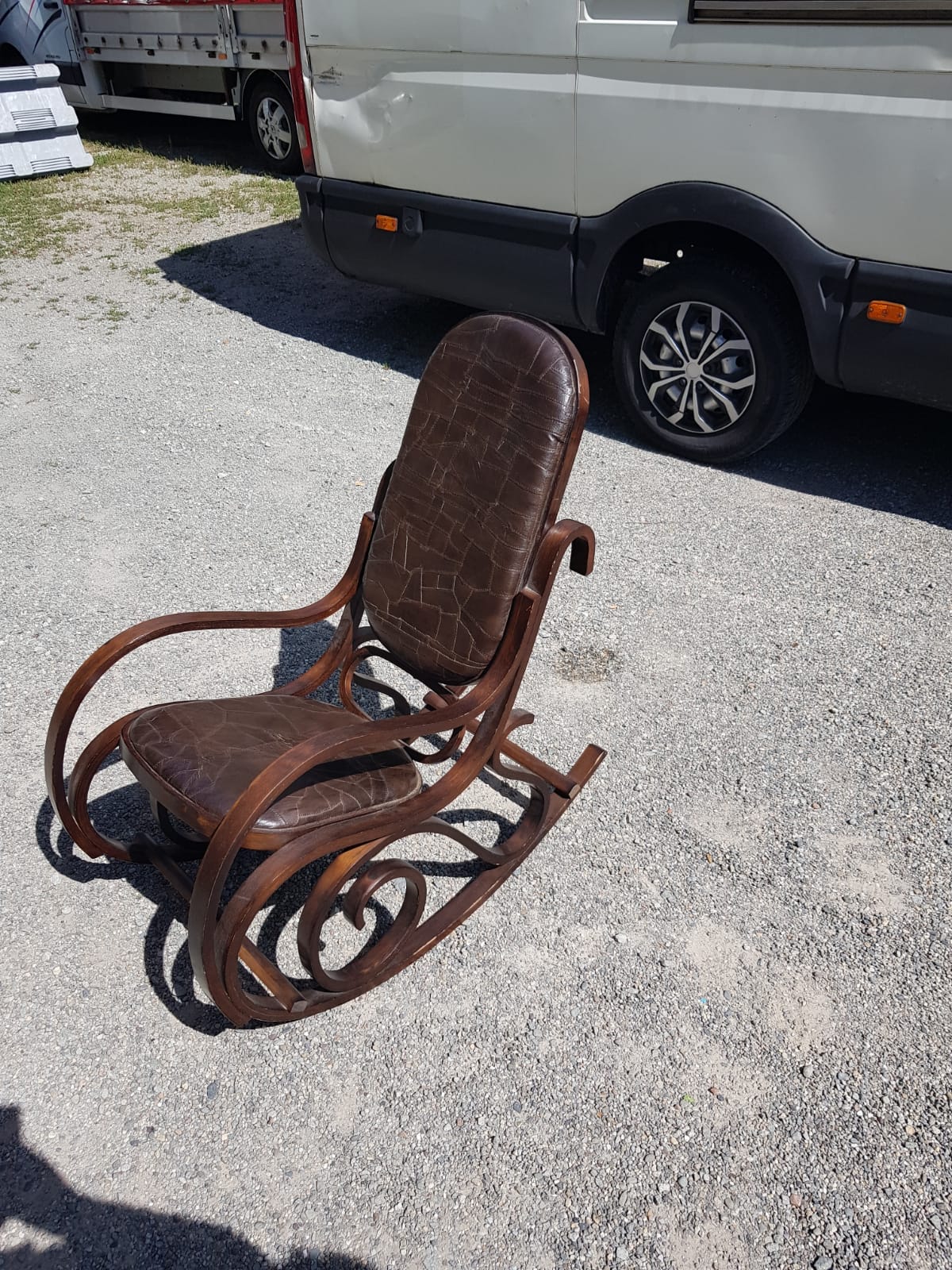 Rocking-chair vintage western wood and brown leather