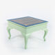 Table basse carrée en bois massif aux pieds galbés