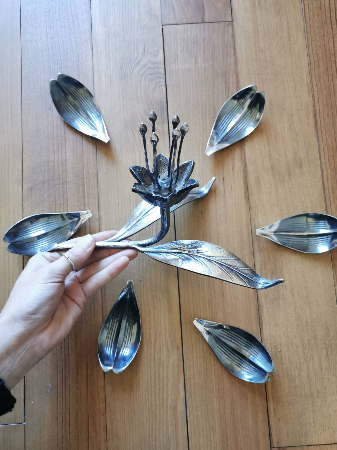 Vintage ashtray flower in silver metal