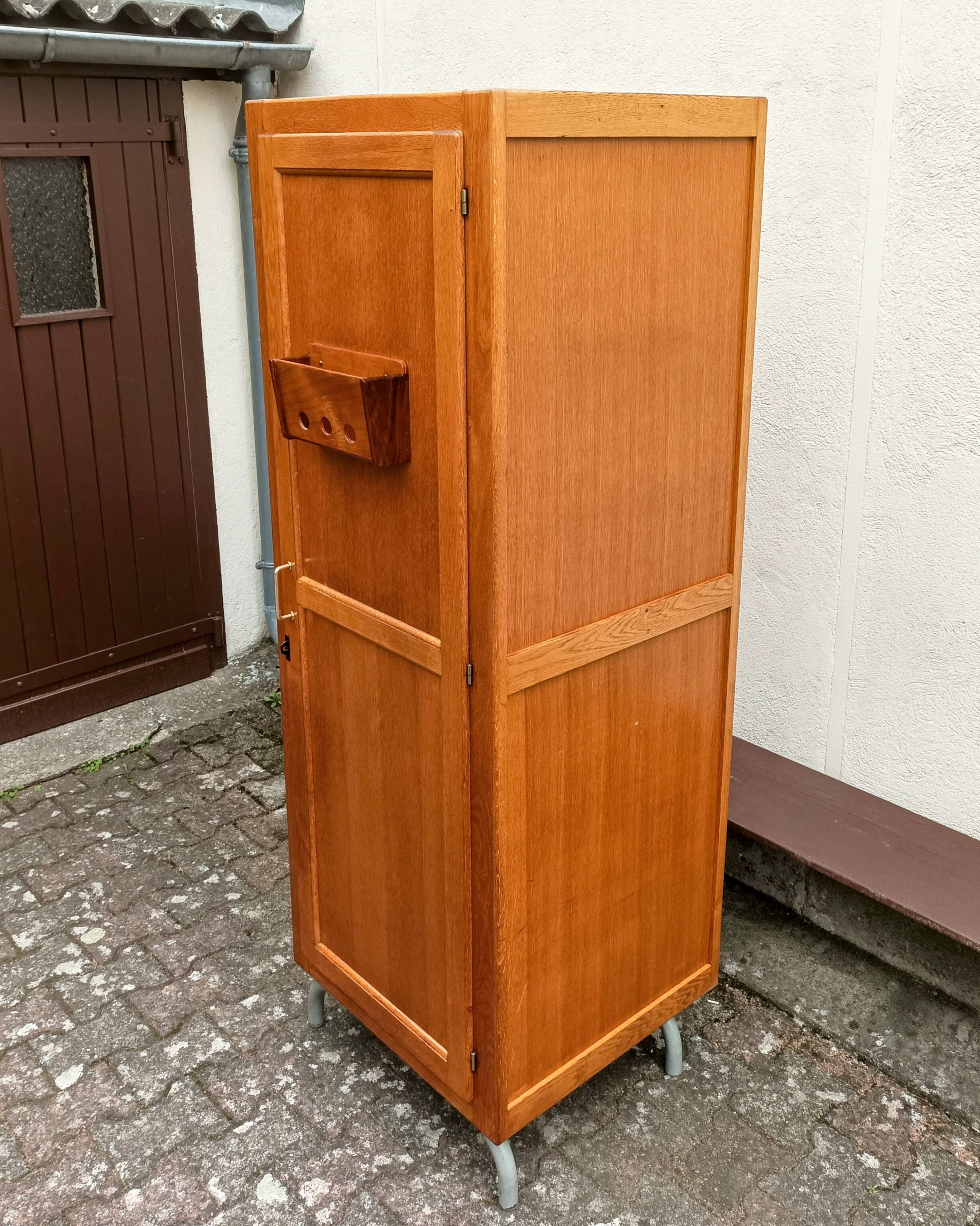 Ancien vestiaire d'internat chêne doré