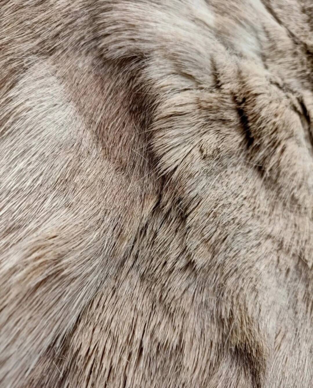 Retro animal skin hair rug