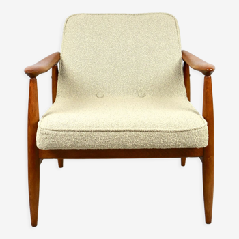 GFM 300-202 armchair in beige boucle by J Kedziorek 1970s