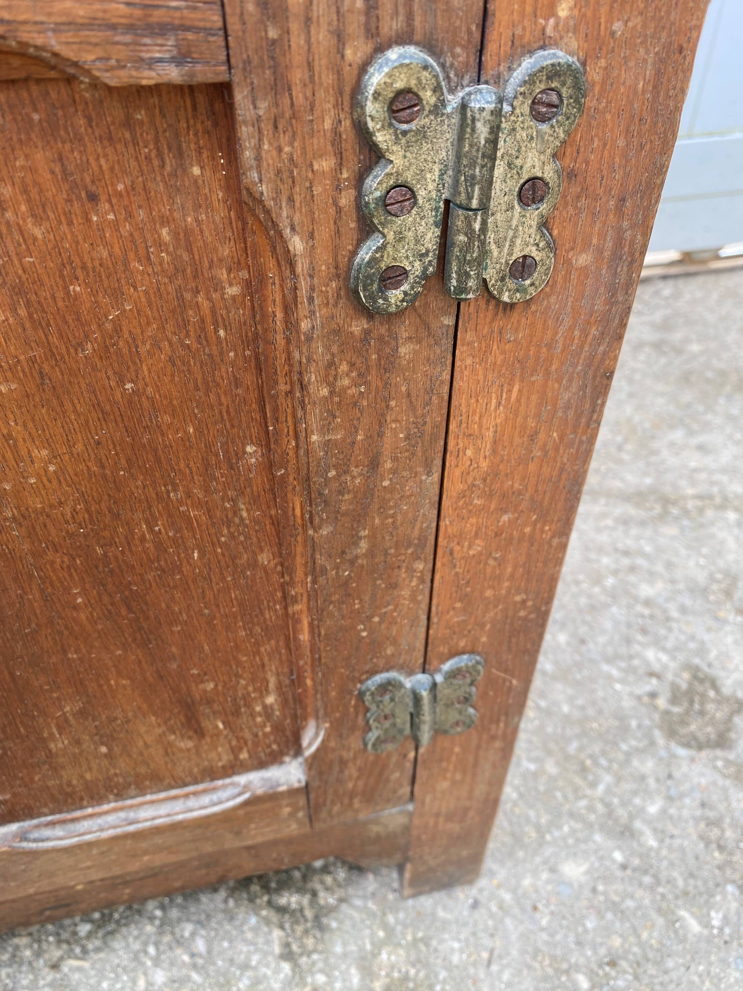 Vintage 1930s oak bar/icebox refrigerator