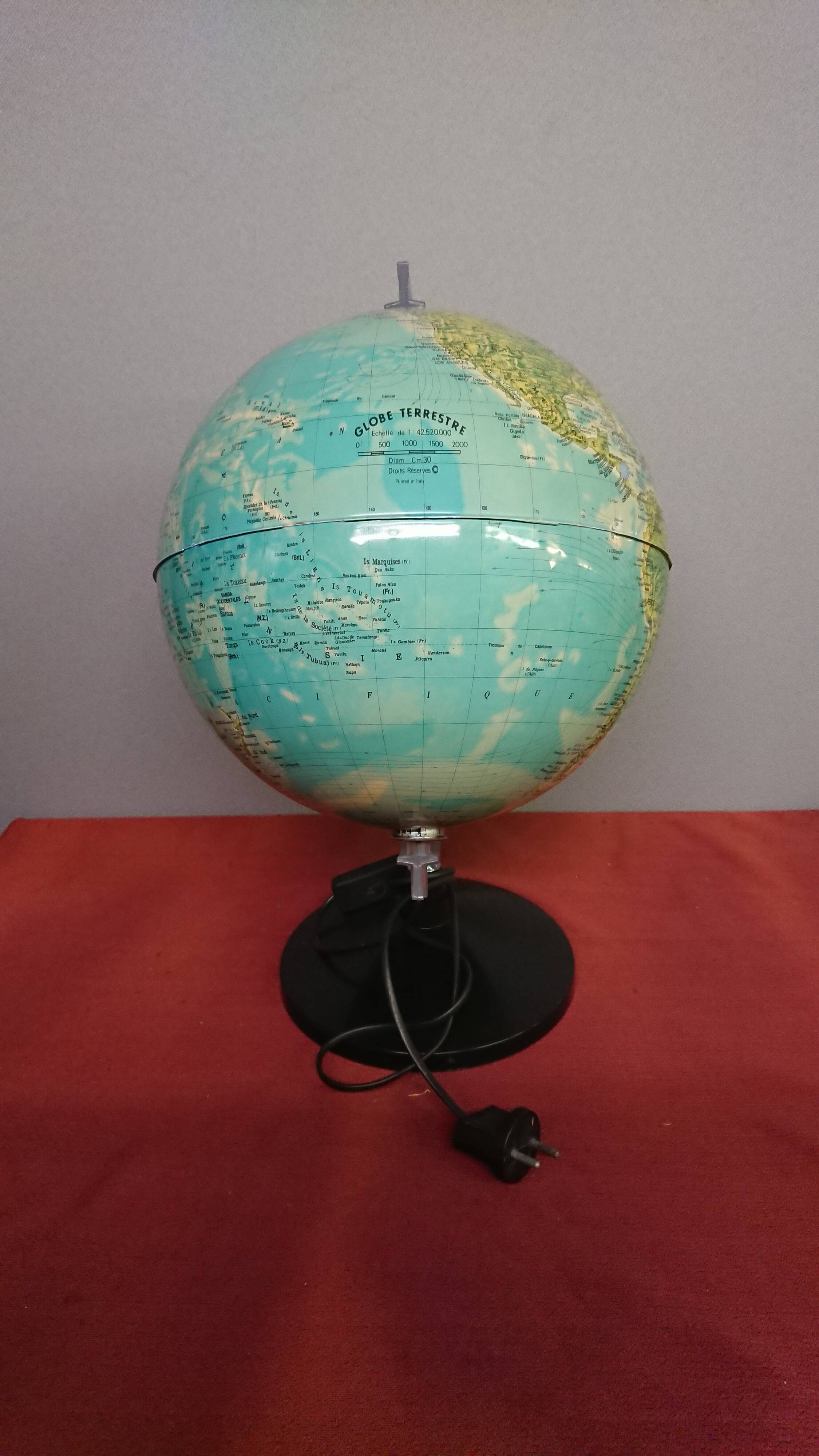Bright earth globe