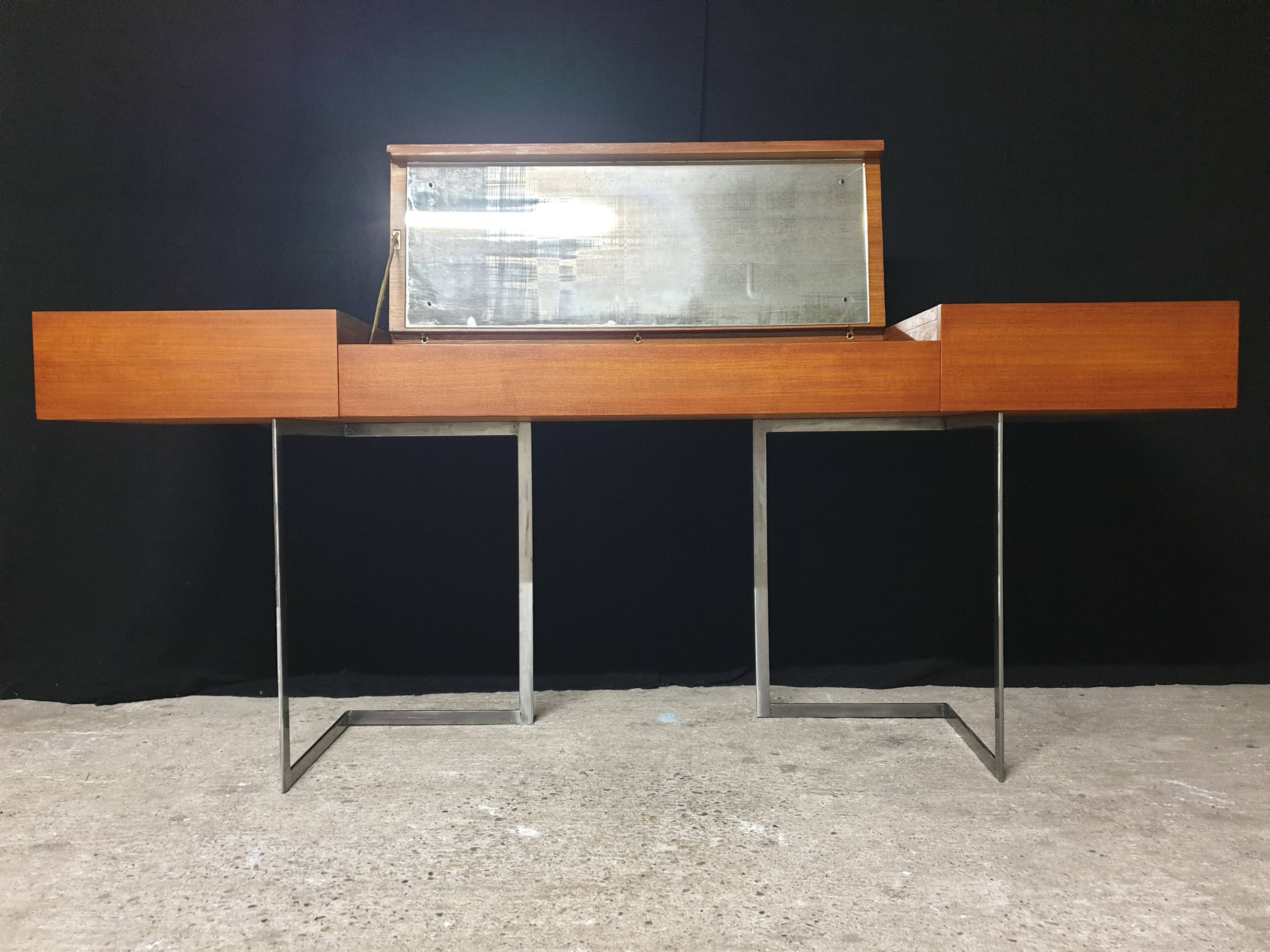 Teak design hairdresser Roche Bobois mid-century