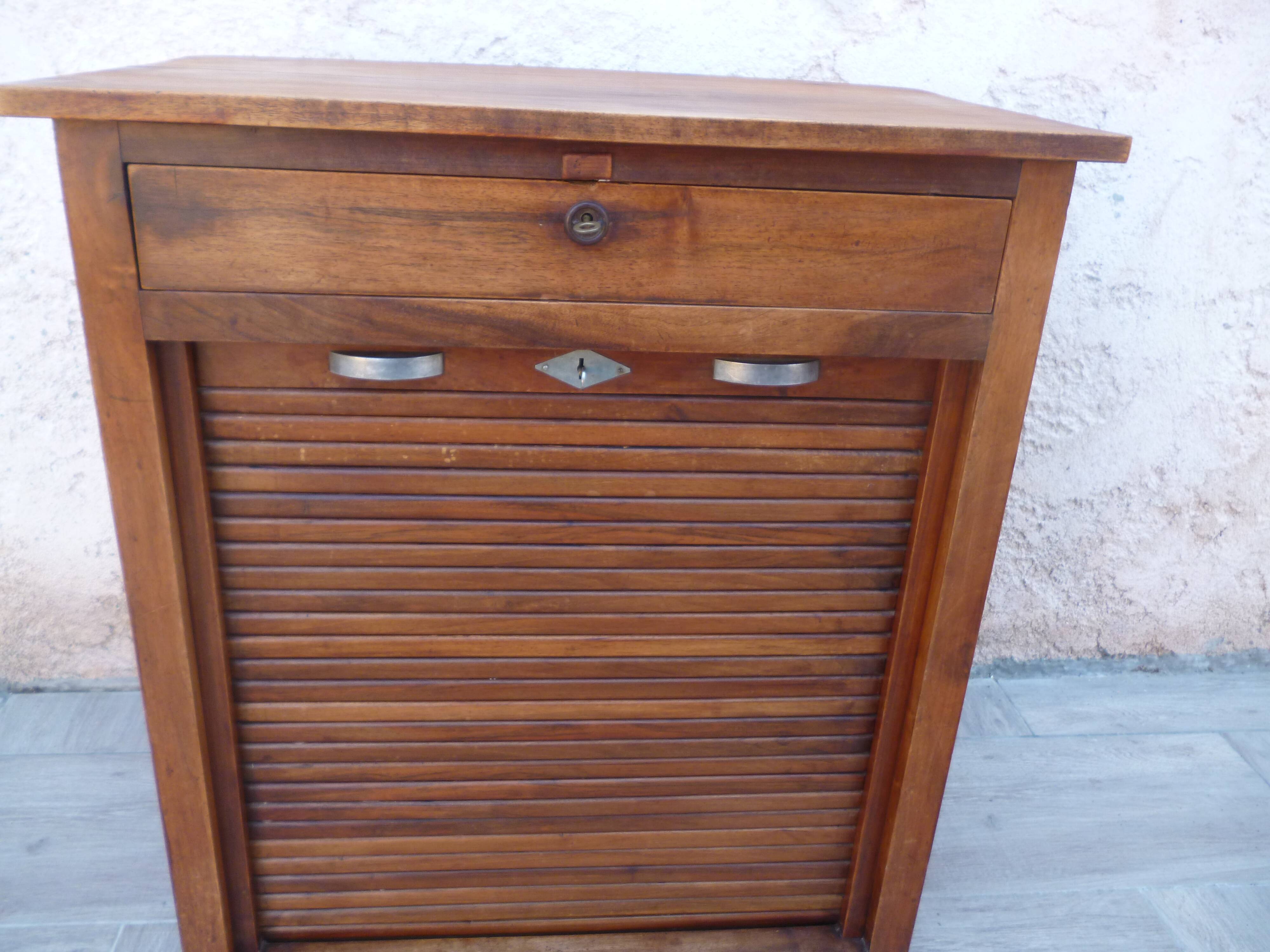 Roll-top Art Deco checkout counter with drawer