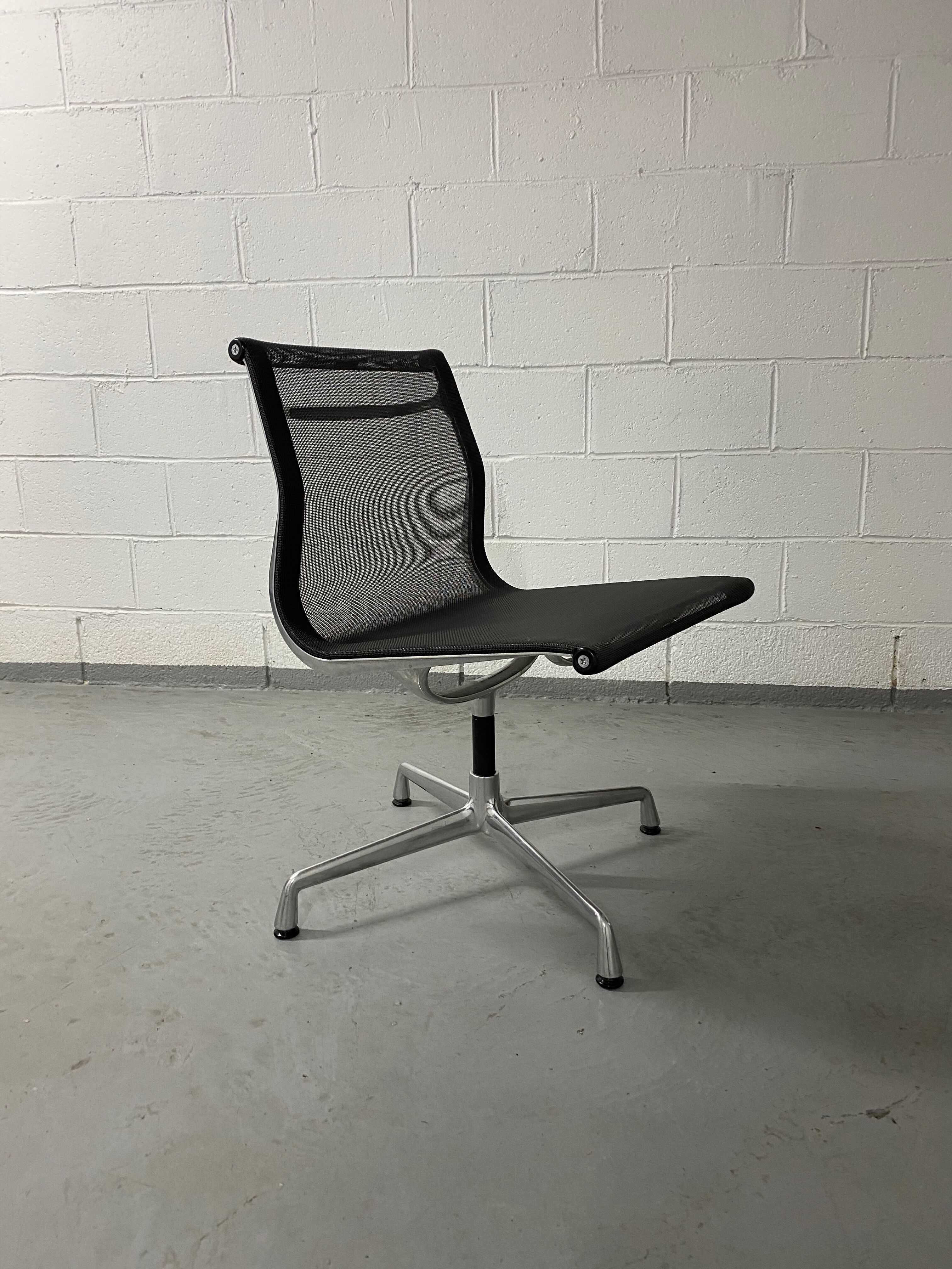 Swivel armchair by Charles and Ray Eames, Vitra edition