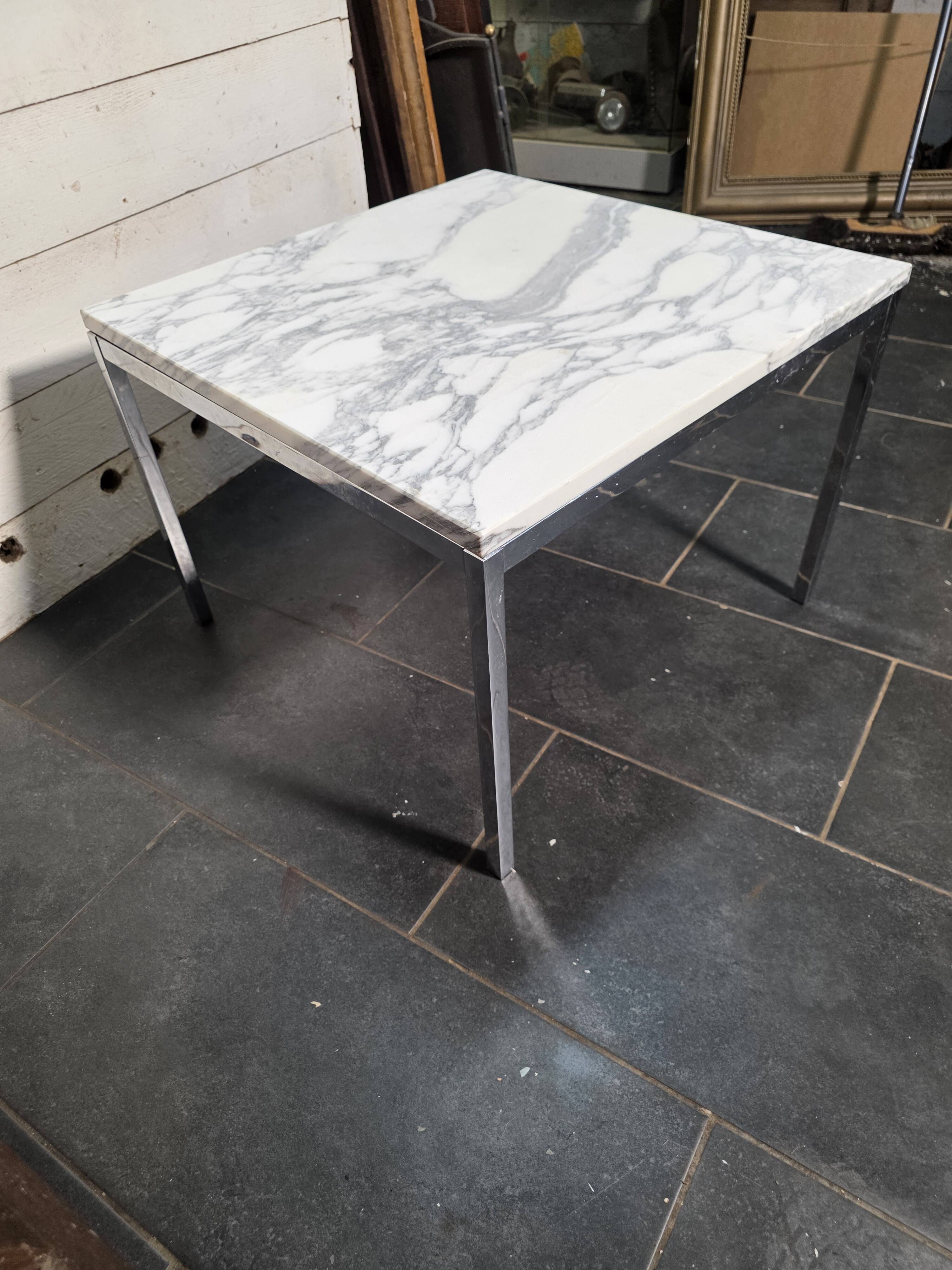 Table basse Roche Bobois en métal chromé dessus marbre,  1970