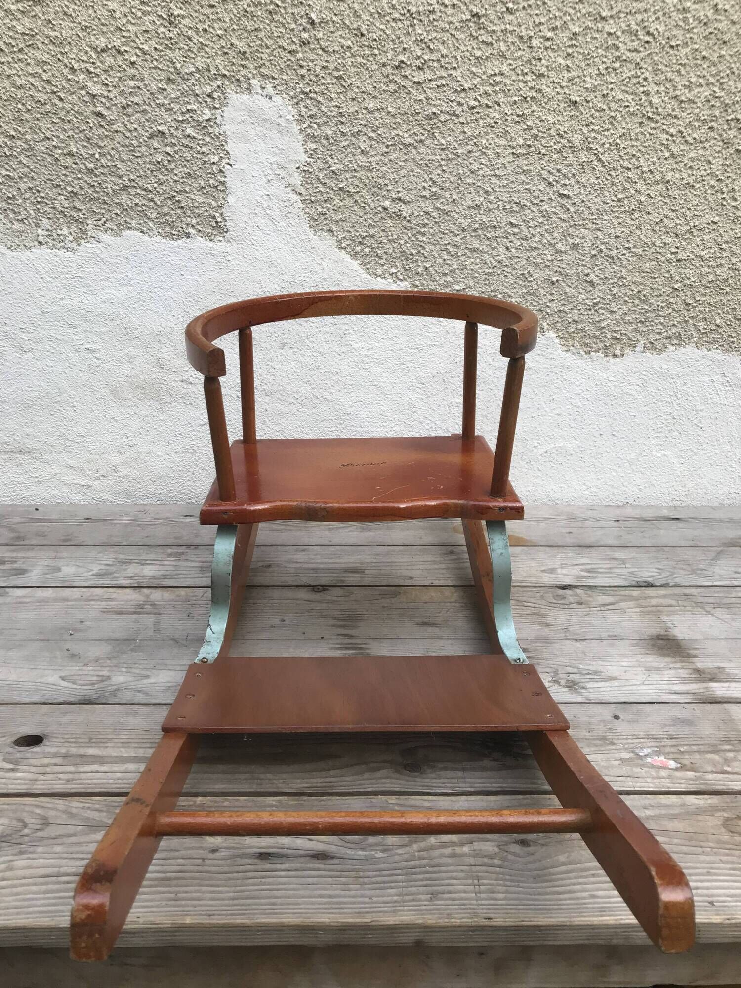 Primus wooden rocking chair