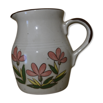 Sandstone pitcher with 3 pink flowers