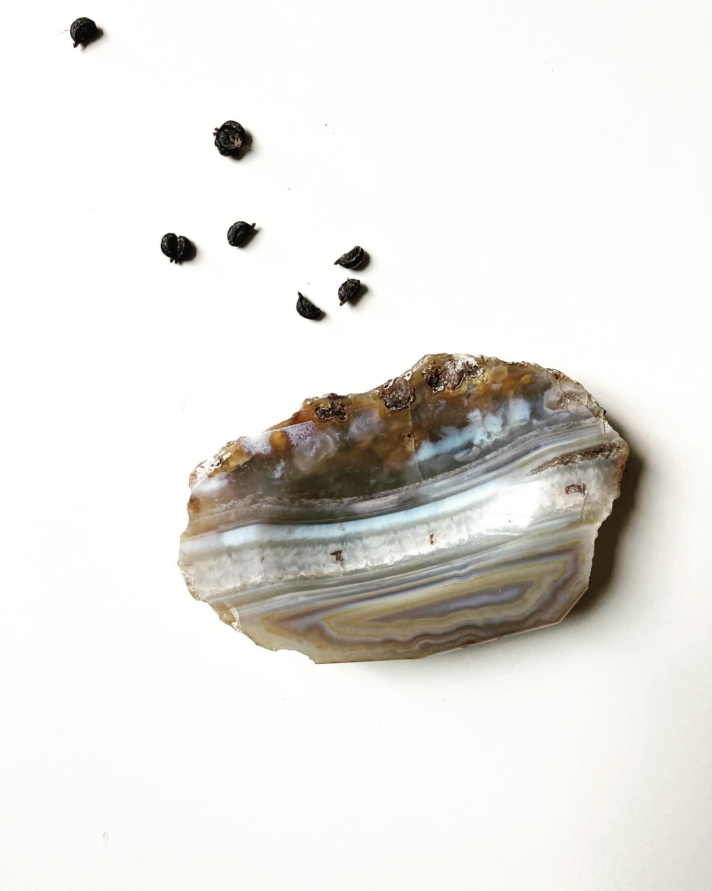 Brutalist mineral pocket void