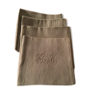 4 cotton napkins