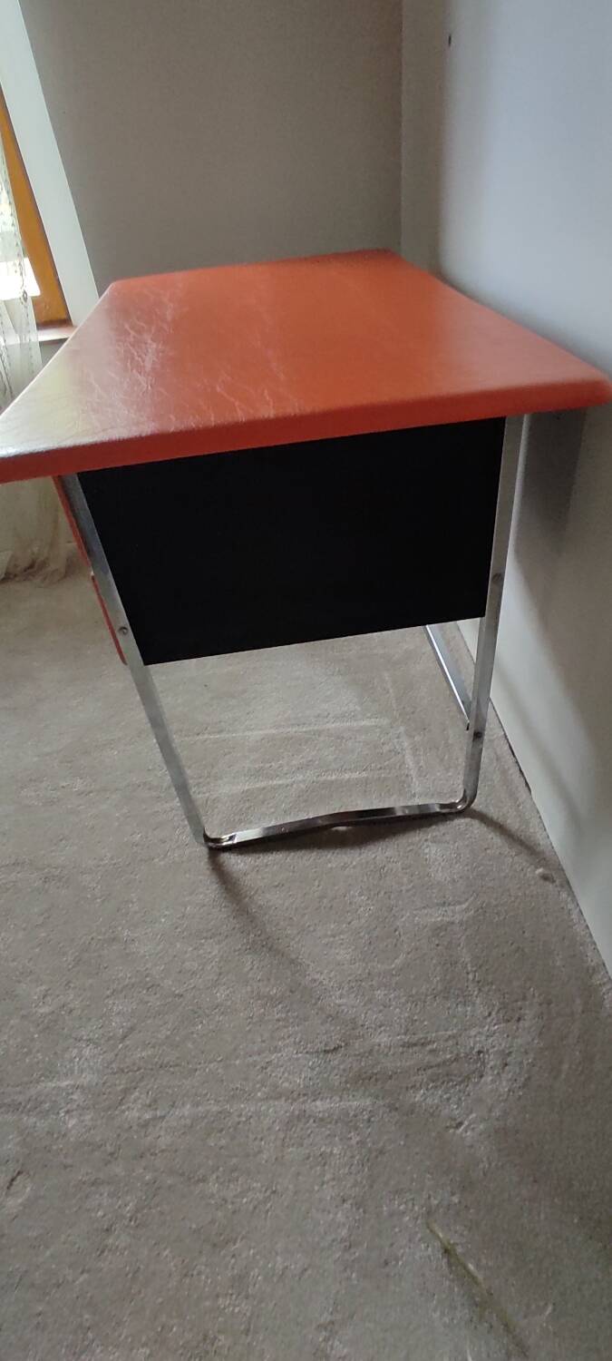 Chrome and skai desk from the 70s