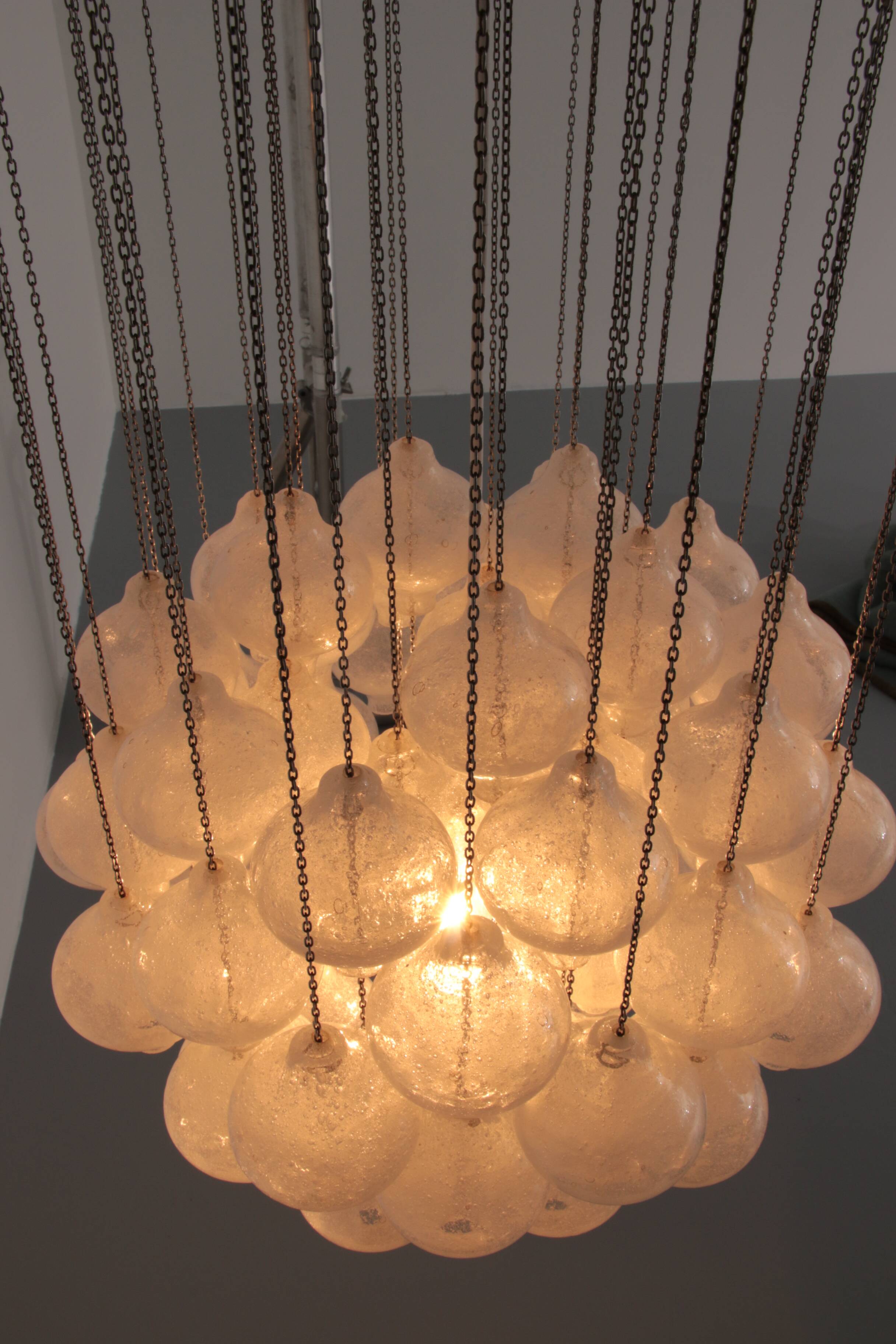 Kalmar 'Tulipan' Chandelier Pendant Light, Blown Glass, 1970