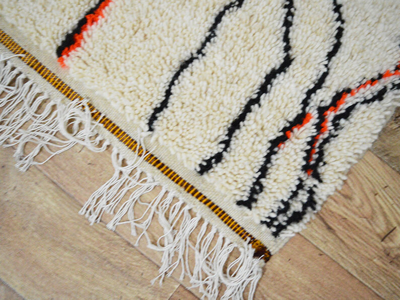 Handmade moroccan berber carpet 256 x 154 cm
