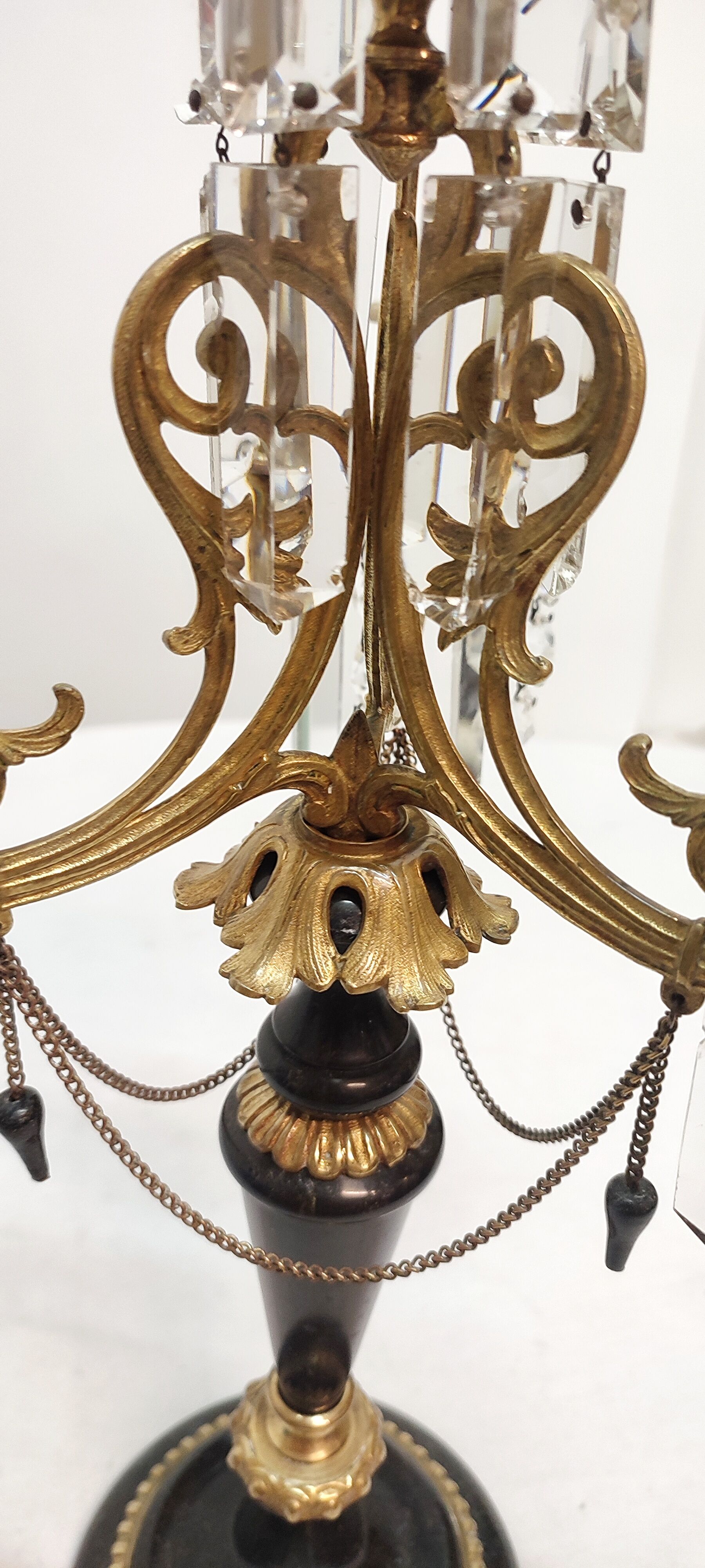 Candélabre d’onyx noir bronze et cristaux France années 1940.