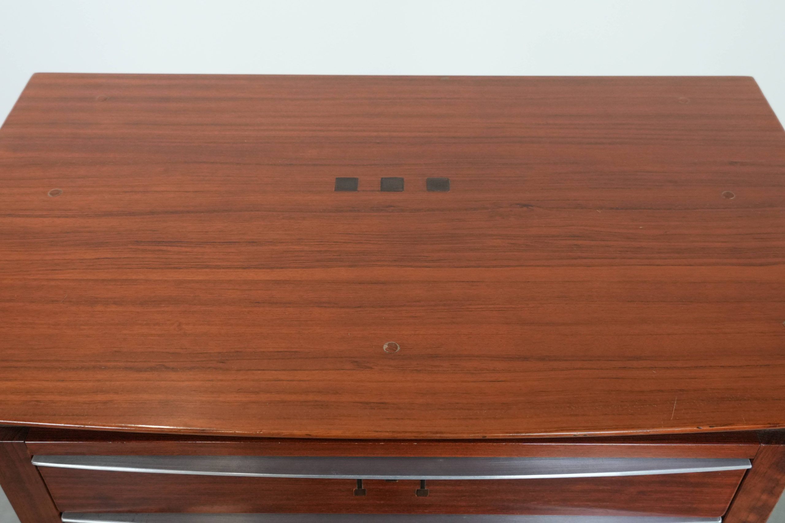 Art Deco design chest of drawers with 6 drawers and remarkable details