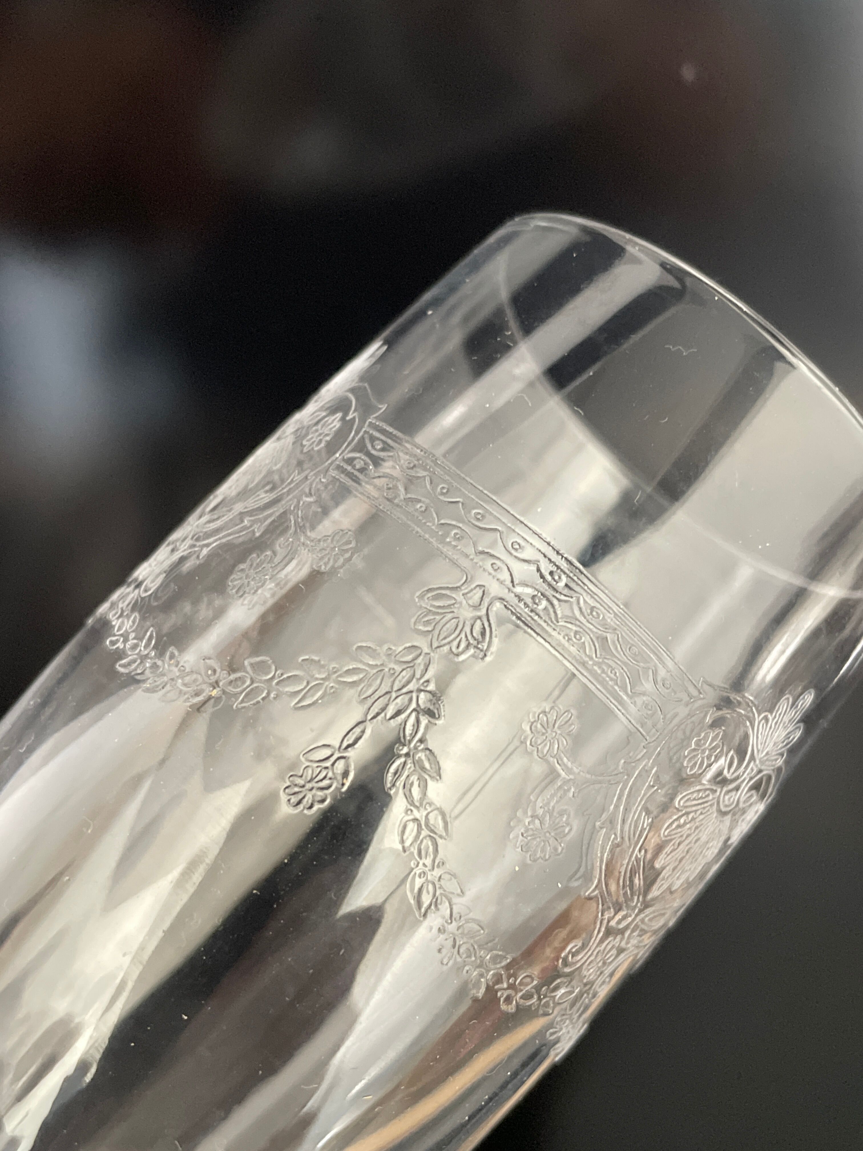 Set of 10 antique champagne glasses in engraved crystal