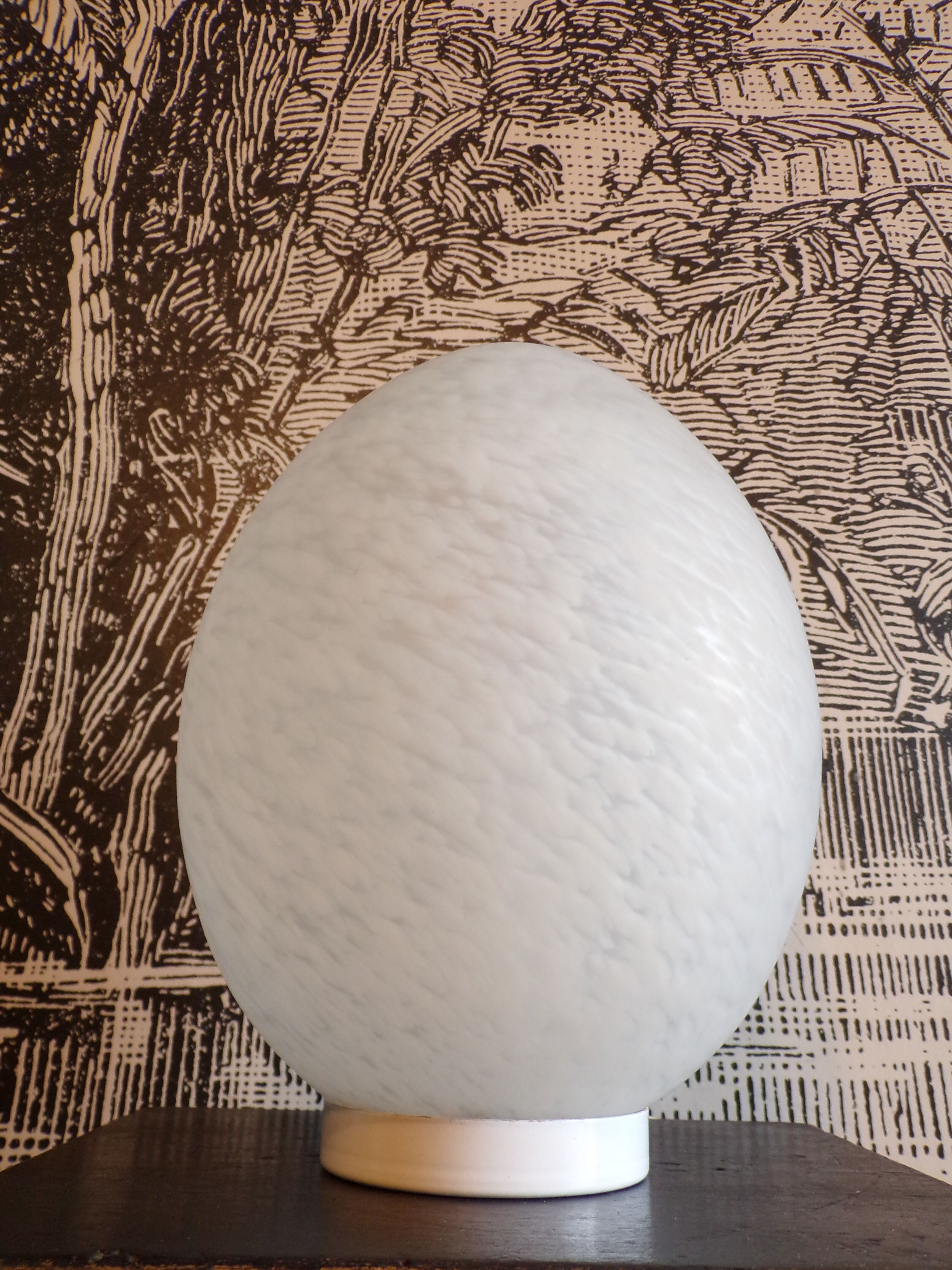Vianne glass egg lamp
