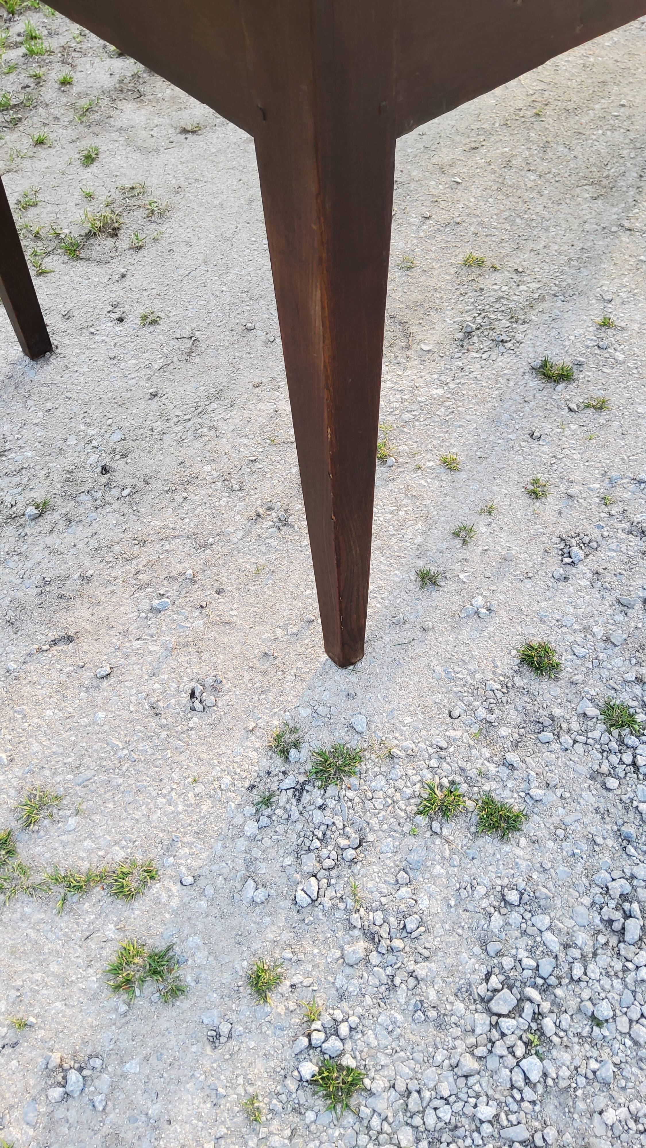 Farmhouse table XIXth century 196cm spindle feet