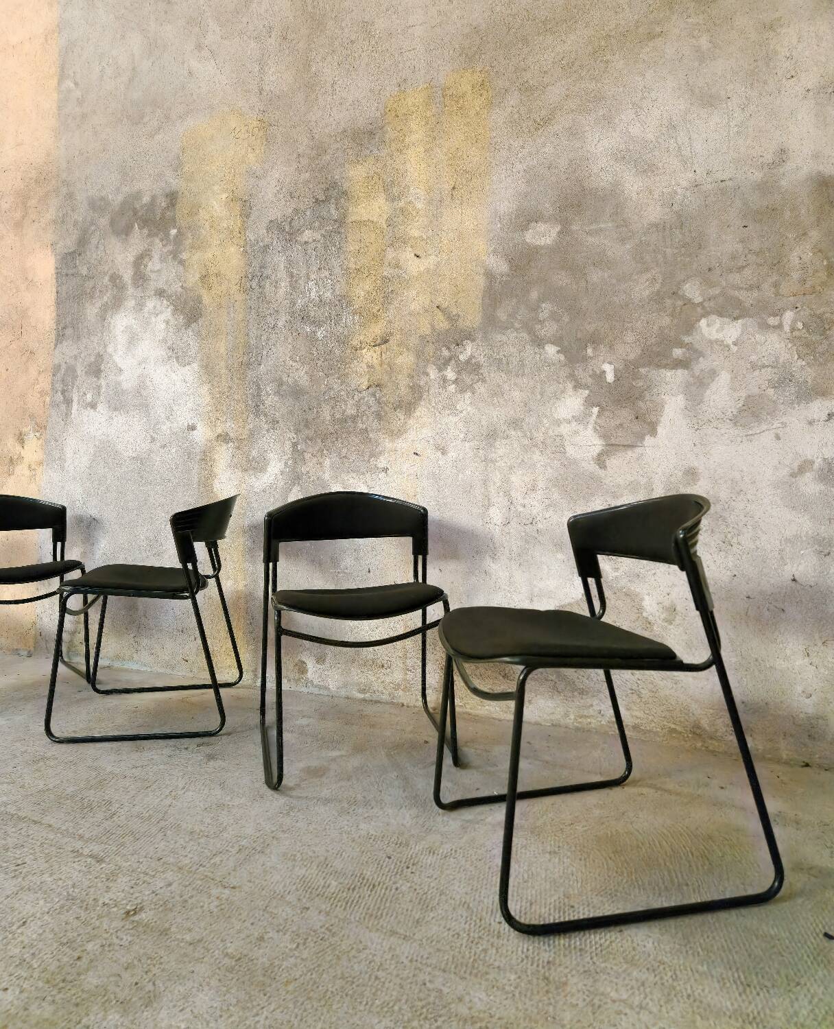 5 chaises Assisa - Paolo Favaretto