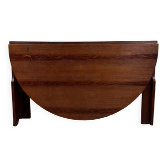 Large oval Gateleg folding table with two leaves in Rio rosewood