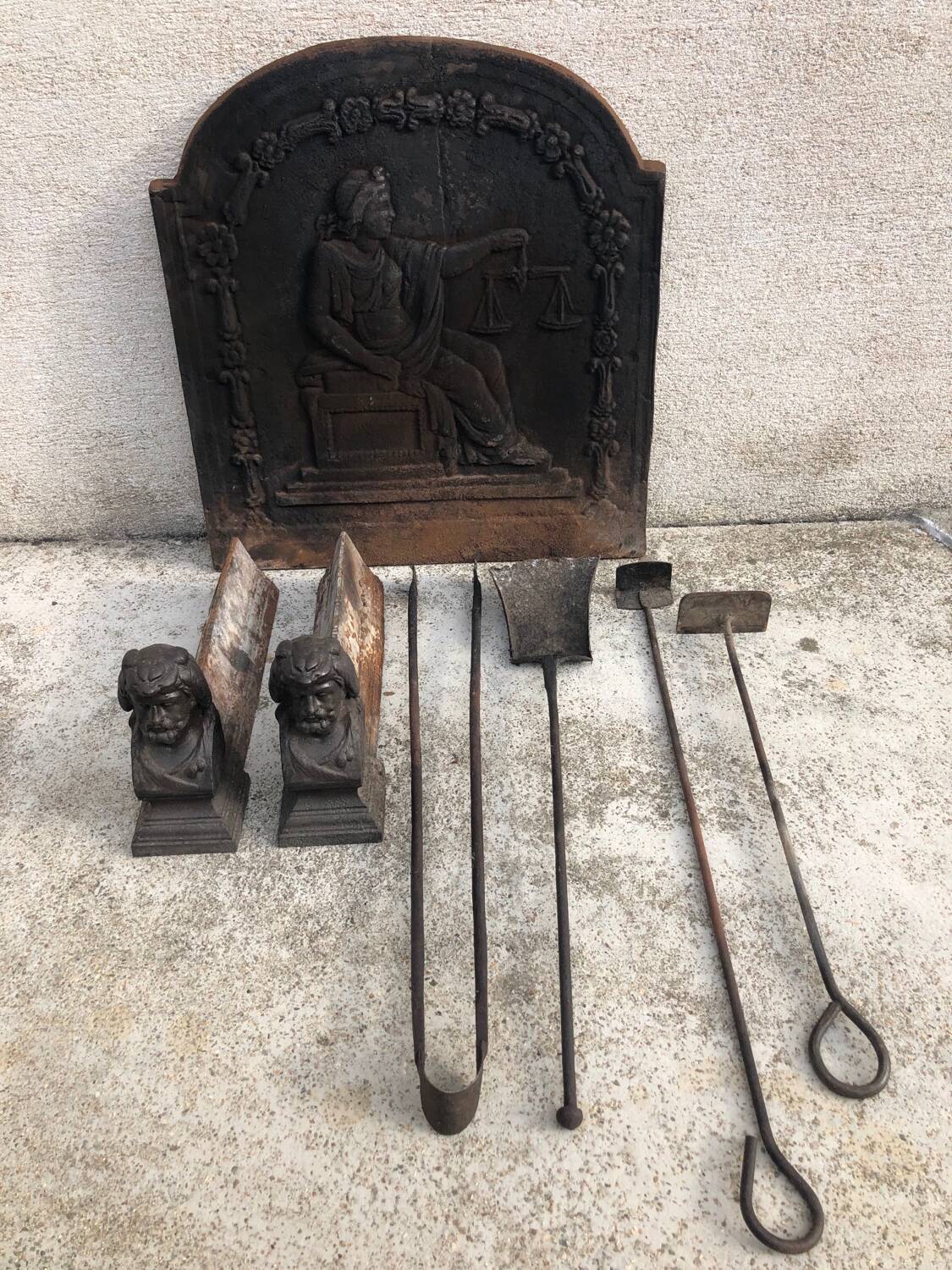 Stylish fireplace set with plate and andirons