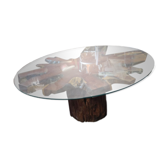 Round table carved from a wooden slice of PADOUK