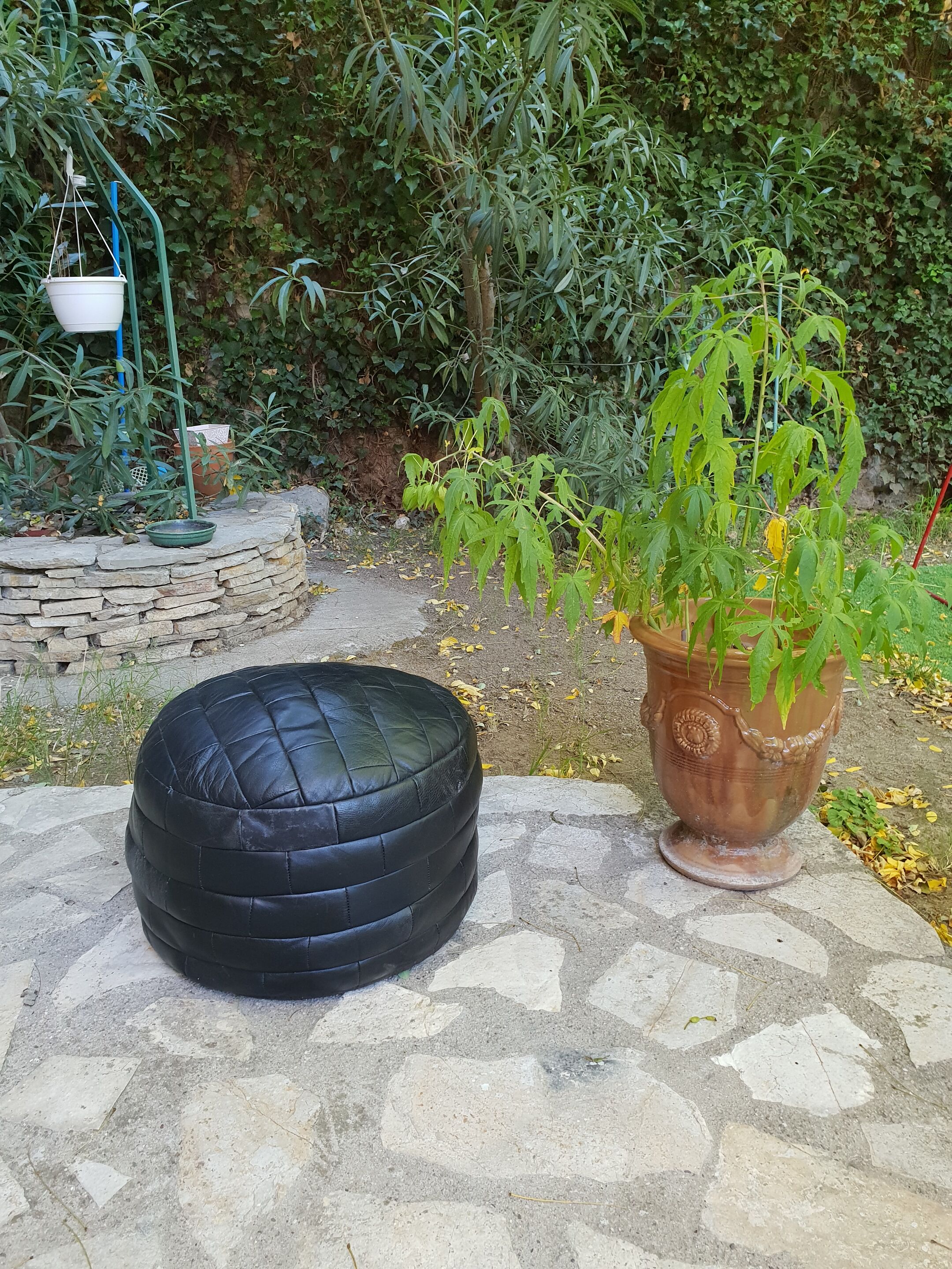 Leather pouf De Sede 1970
