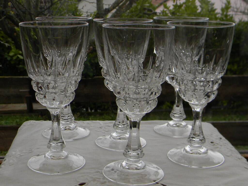 Set of 6 crystal water glasses from ARQUES. Pompadour model.