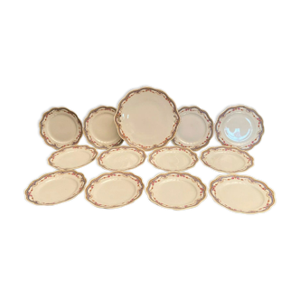 Louis XVI style porcelain dessert service composed of dish and 12 plates