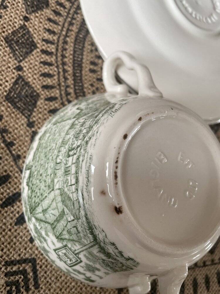Ensemble de 2 bols à bouillon et soucoupes verts ironstone England