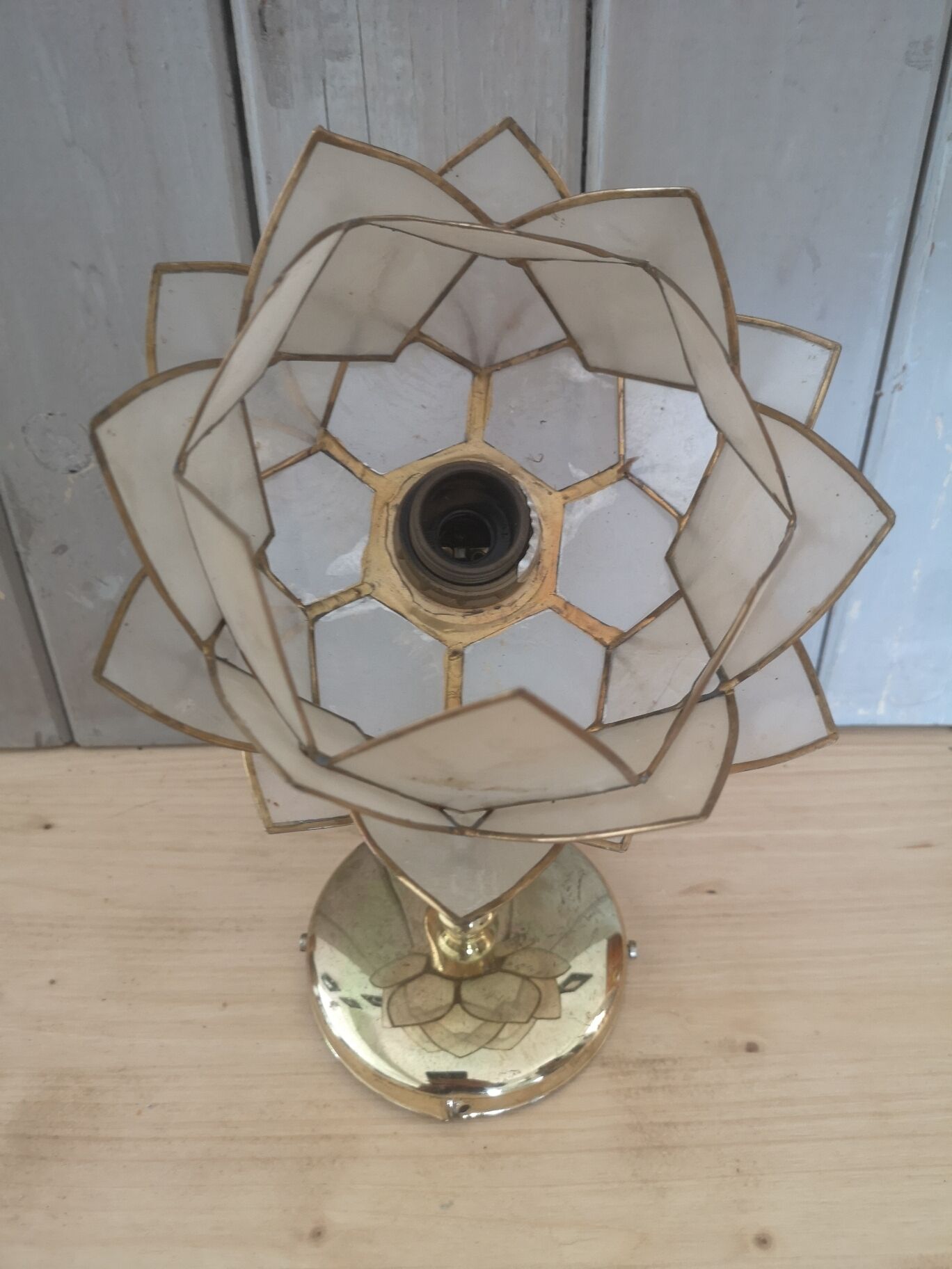 70s golden vintage flower-shaped wall sconce