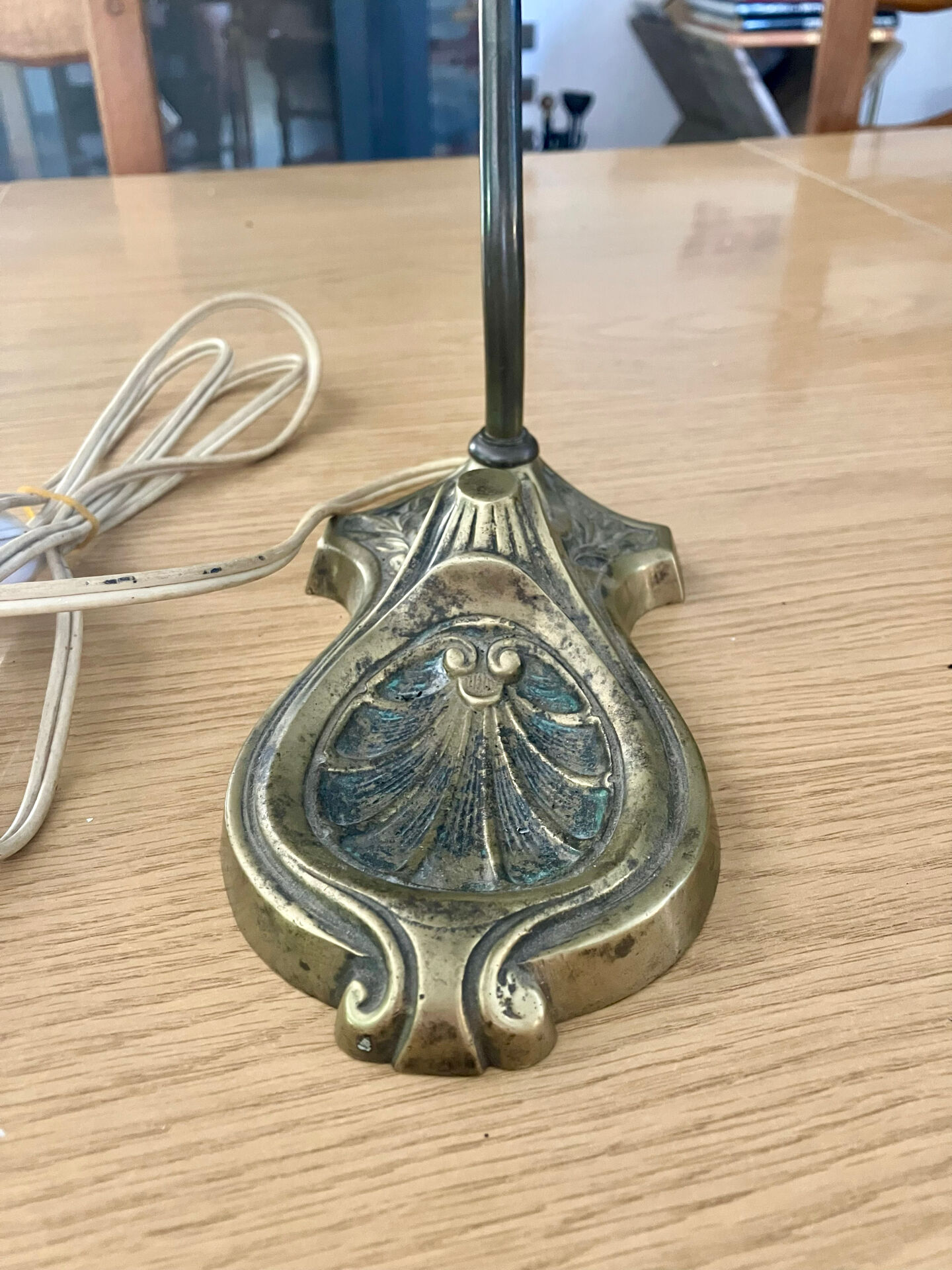 Old swan-neck desk lamp