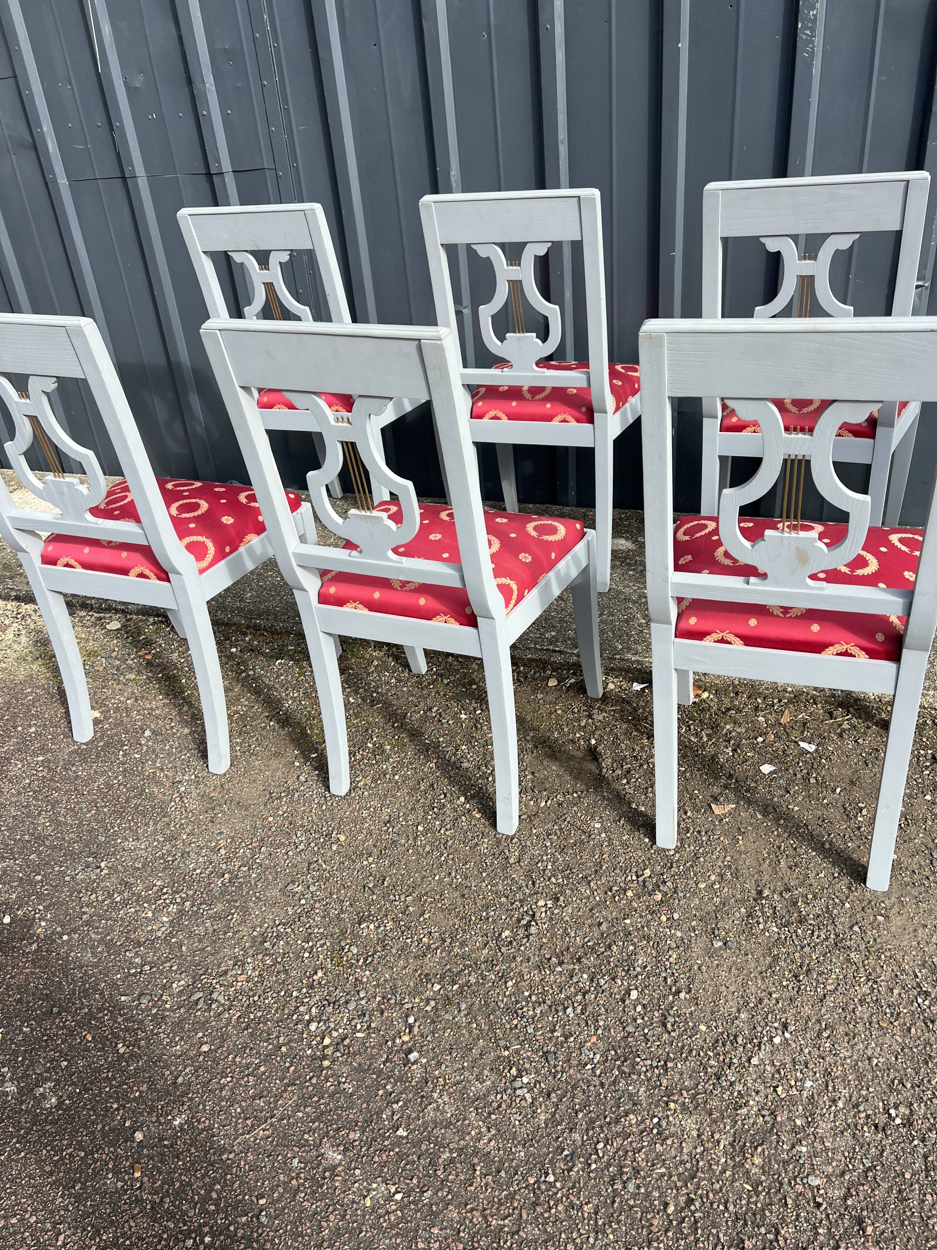 Six Chaises Lyres , Style Restauration, Laquées en gris