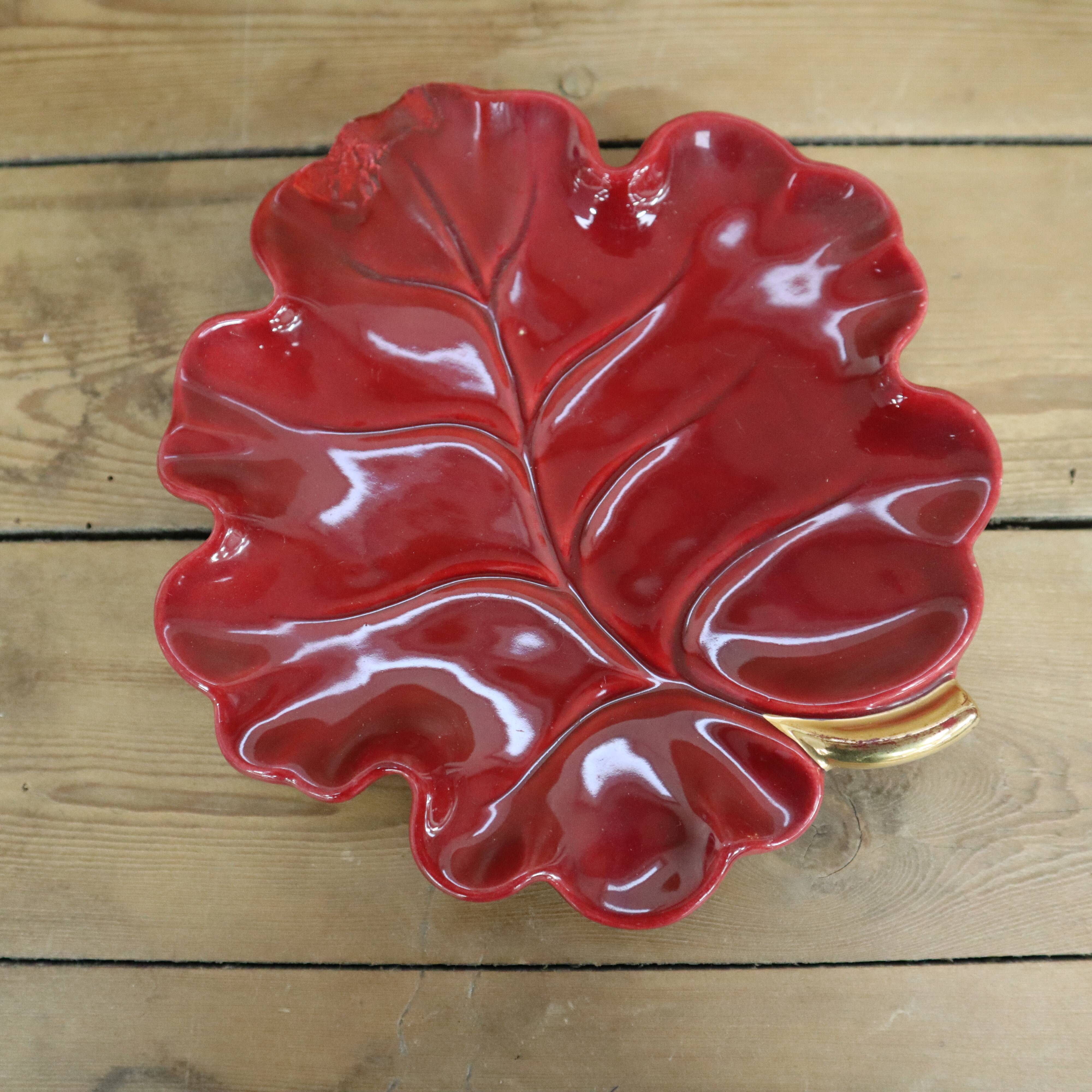 Red/burgundy ceramic leaf pocket emptier with gold trim Verceram