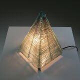 Lampe pyramide en verre et métal, 1970s