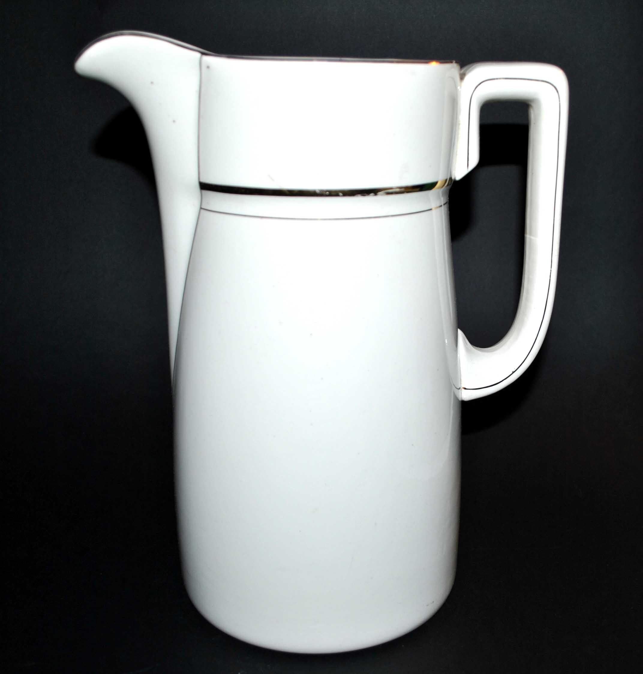Large pitcher in earthenware from Villeroy & Boch - Old carafe water broc Mettlach 1940