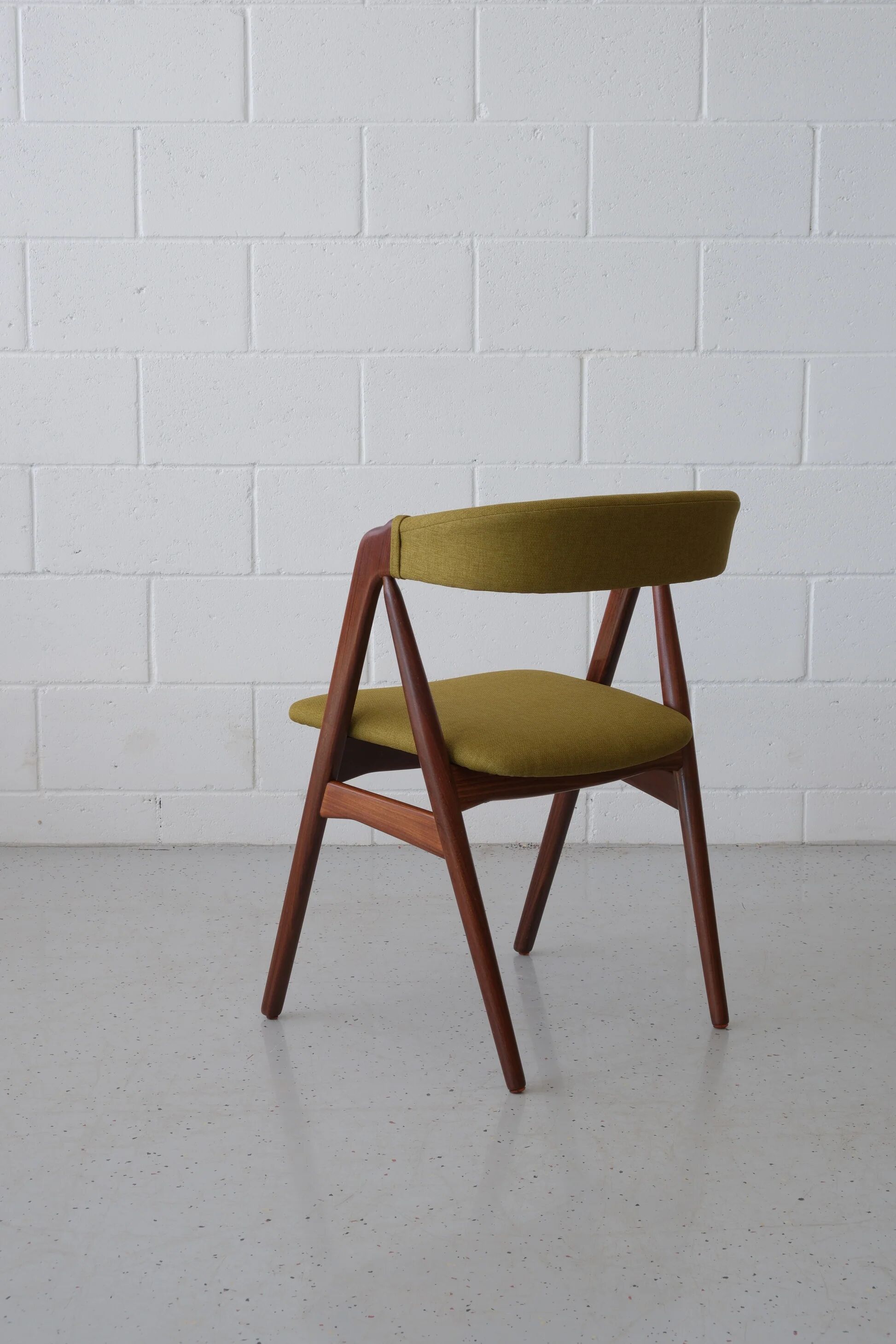 Chaises en teck modèle 205 de Thomas Harlev