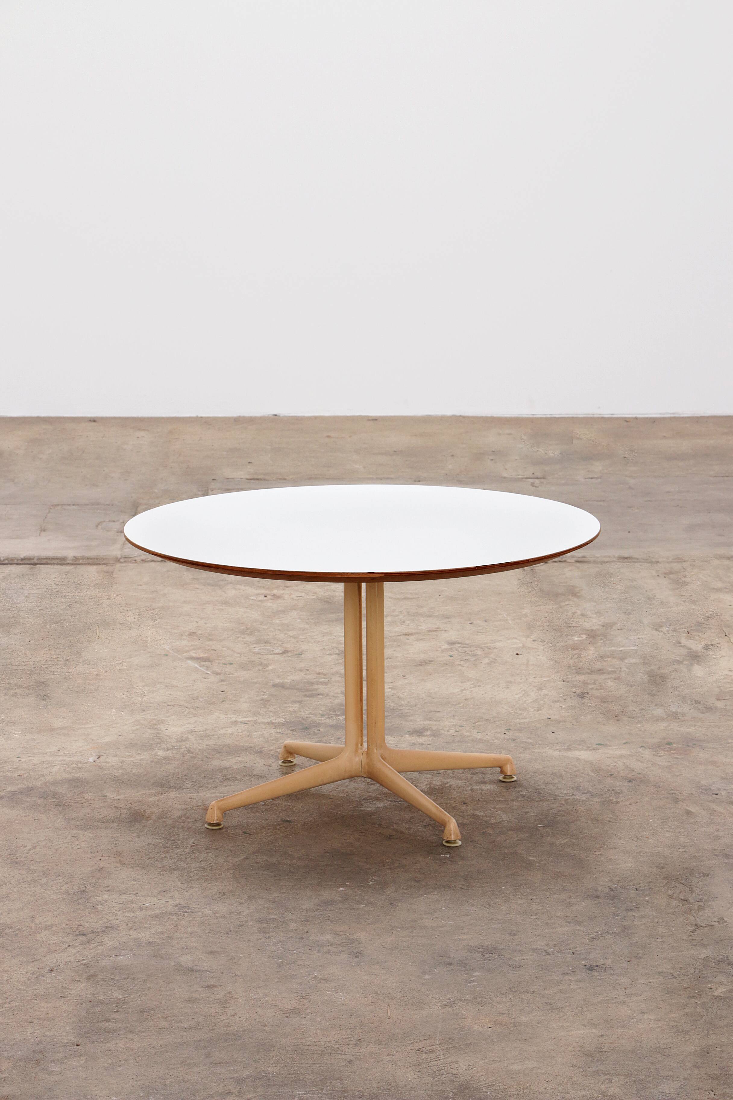 Table basse "La Fonda" de Charles Ray Eames avec base en métal, 1955